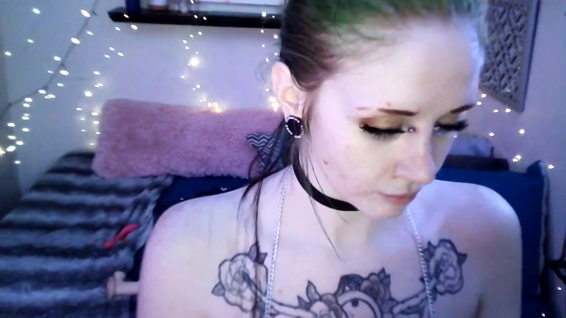 Gallery image thumbnail from maxxxmoore's myfreecams stream on, 04/13/2026, 17:27 image 19 of 20