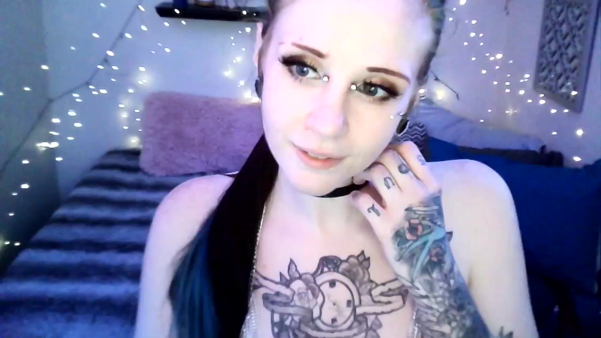Gallery image thumbnail from maxxxmoore's myfreecams stream on, 04/13/2026, 17:27 image 1 of 20