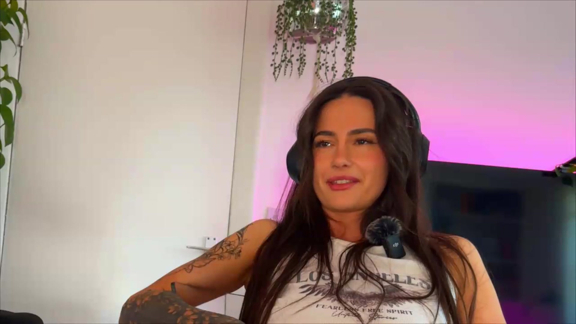 Gallery image thumbnail from maya404notfound's myfreecams stream on, 07/15/2026, 15:18 image 11 of 20