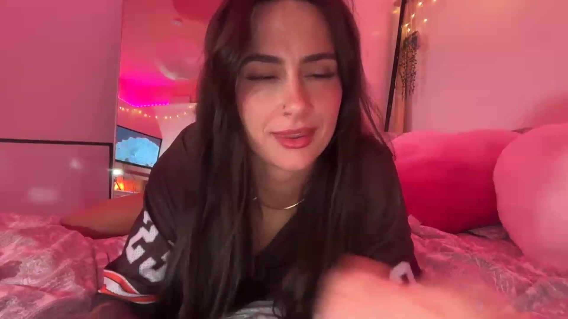 Gallery image thumbnail from maya404notfound's myfreecams stream on, 07/15/2026, 22:24 image 9 of 20