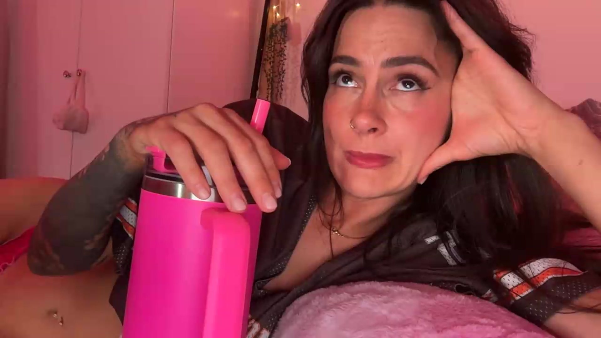Gallery image thumbnail from maya404notfound's myfreecams stream on, 07/16/2026, 24:31 image 20 of 20