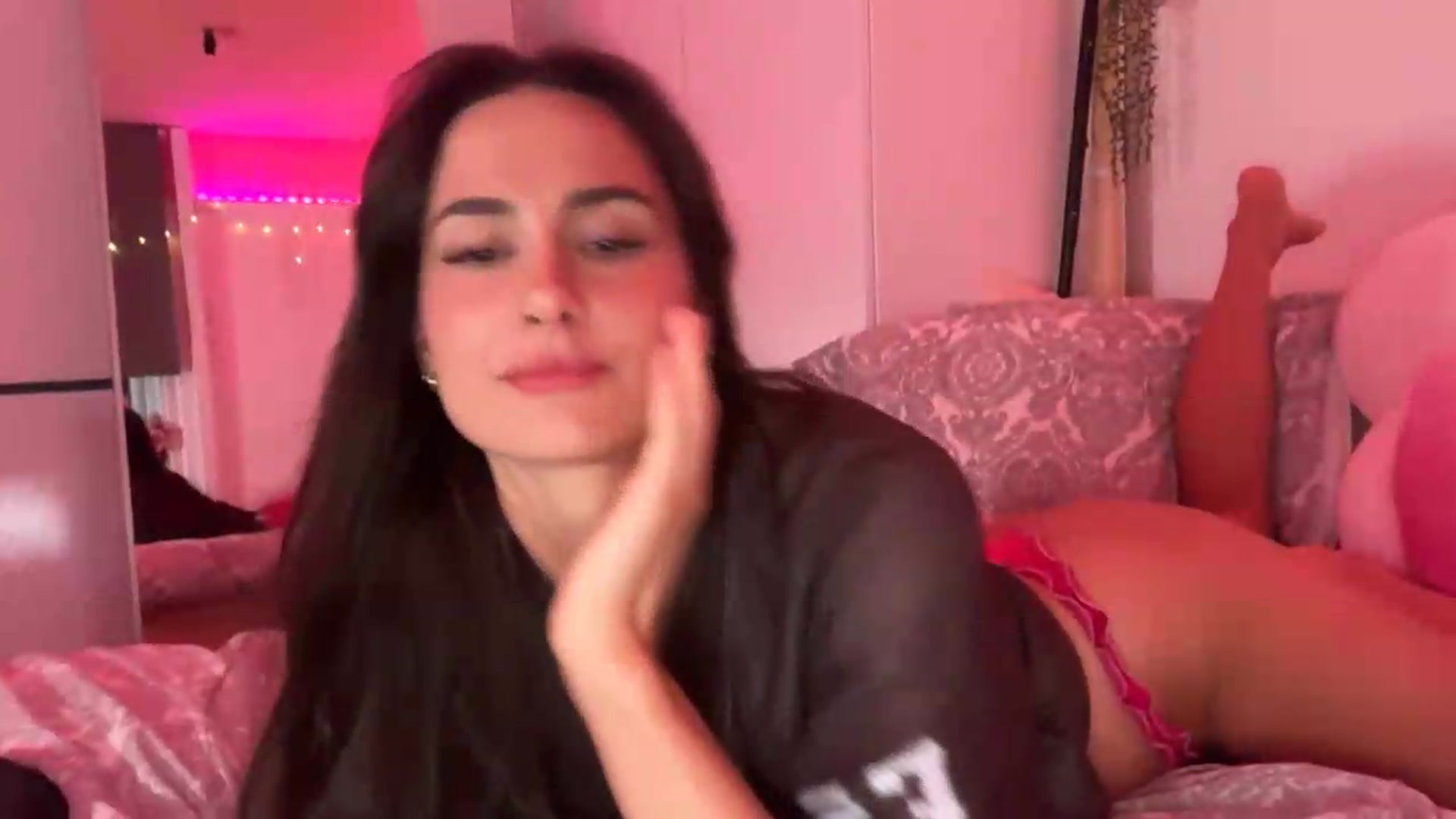 Gallery image thumbnail from maya404notfound's myfreecams stream on, 07/16/2026, 01:47 image 13 of 20