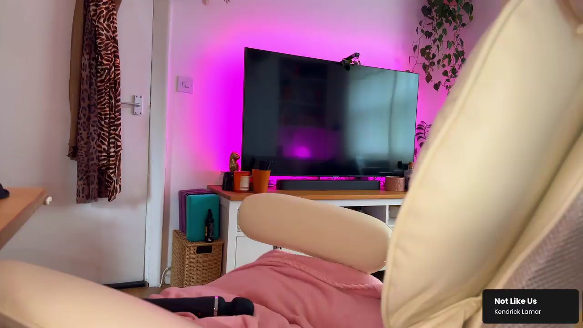 Gallery image thumbnail from maya404notfound's myfreecams stream on, 07/17/2026, 14:57 image 6 of 20