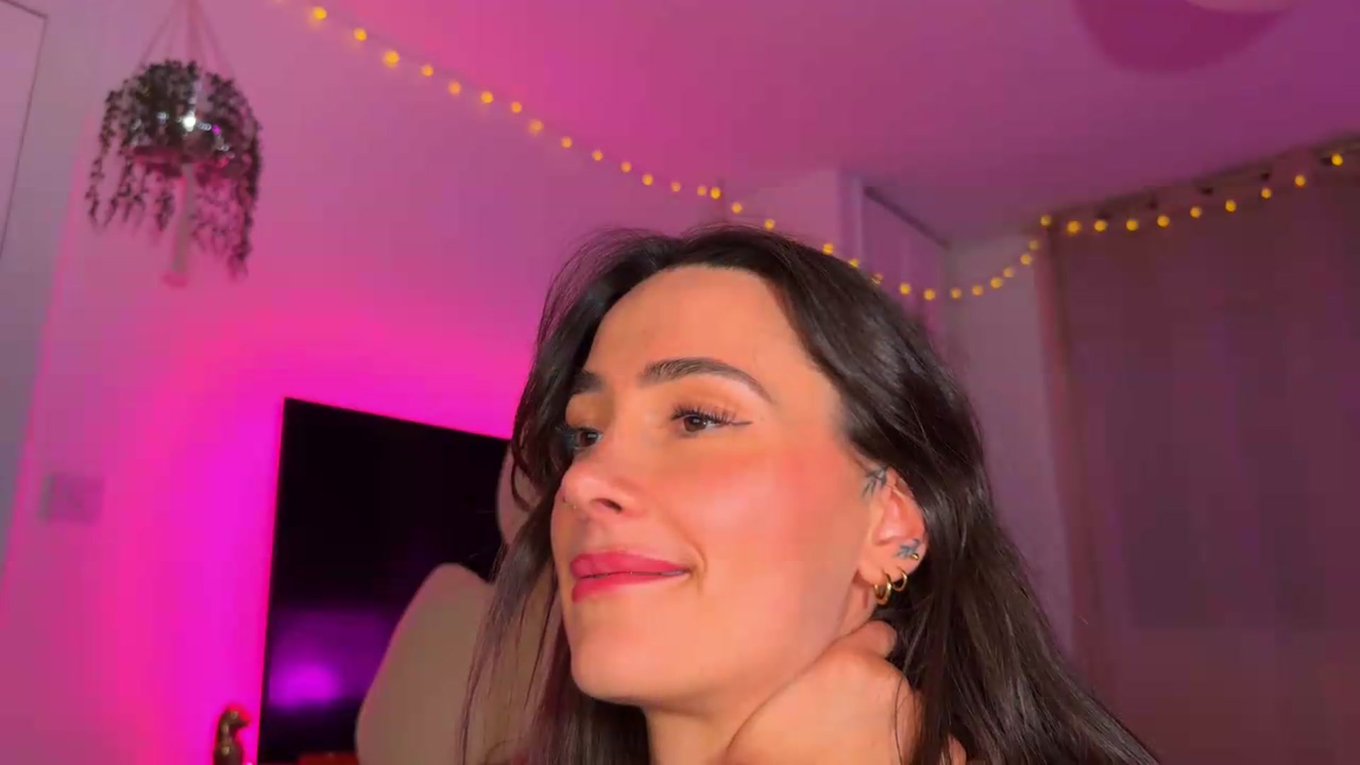 Gallery image thumbnail from maya404notfound's myfreecams stream on, 07/18/2026, 23:17 image 14 of 20