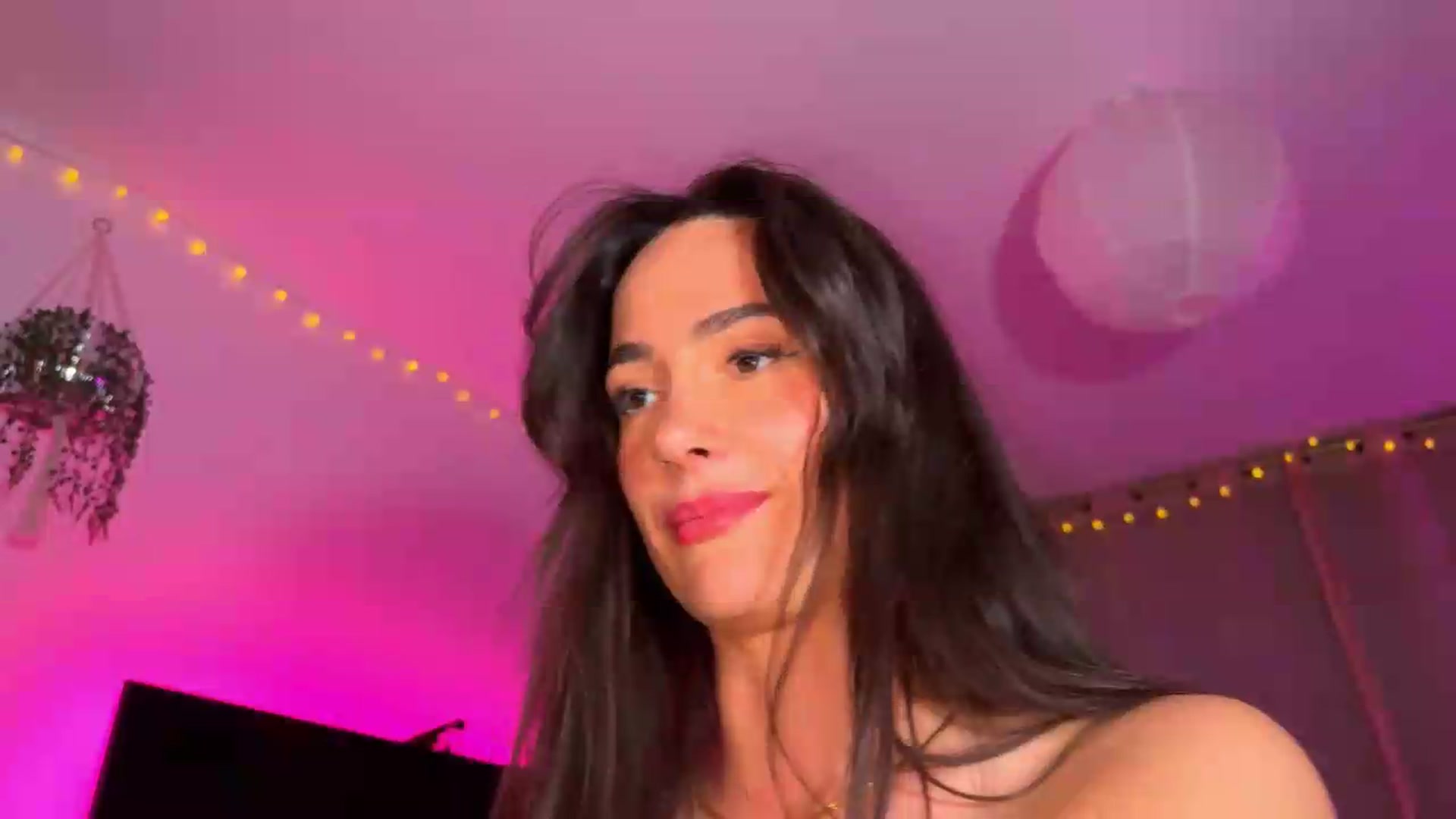 Gallery image thumbnail from maya404notfound's myfreecams stream on, 07/18/2026, 23:17 image 4 of 20