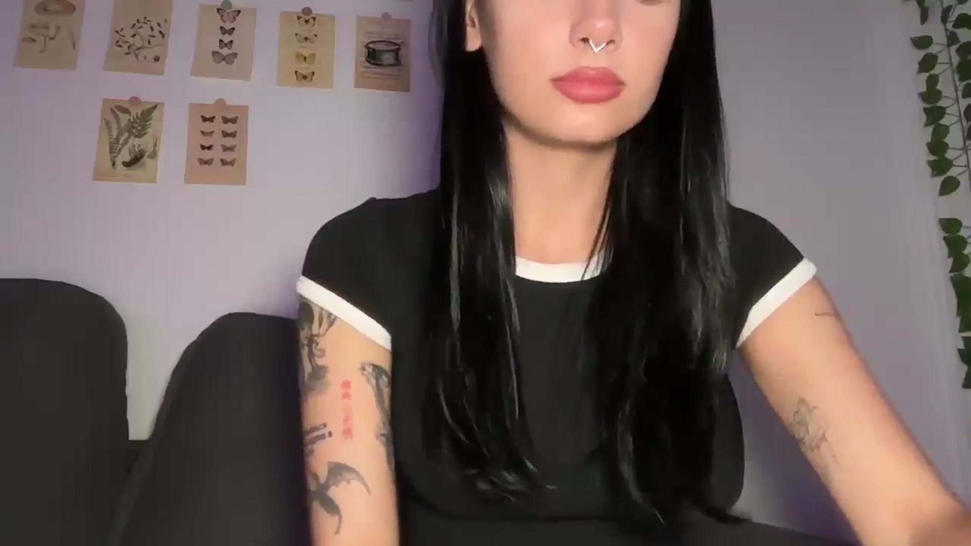 Gallery image thumbnail from mayflowers's myfreecams stream on, 07/29/2025, 24:59 image 15 of 20
