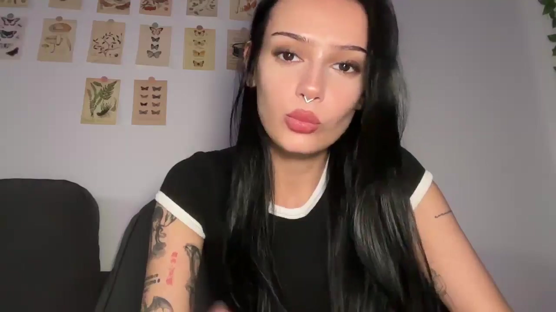 Gallery image thumbnail from mayflowers's myfreecams stream on, 07/29/2025, 24:59 image 2 of 20