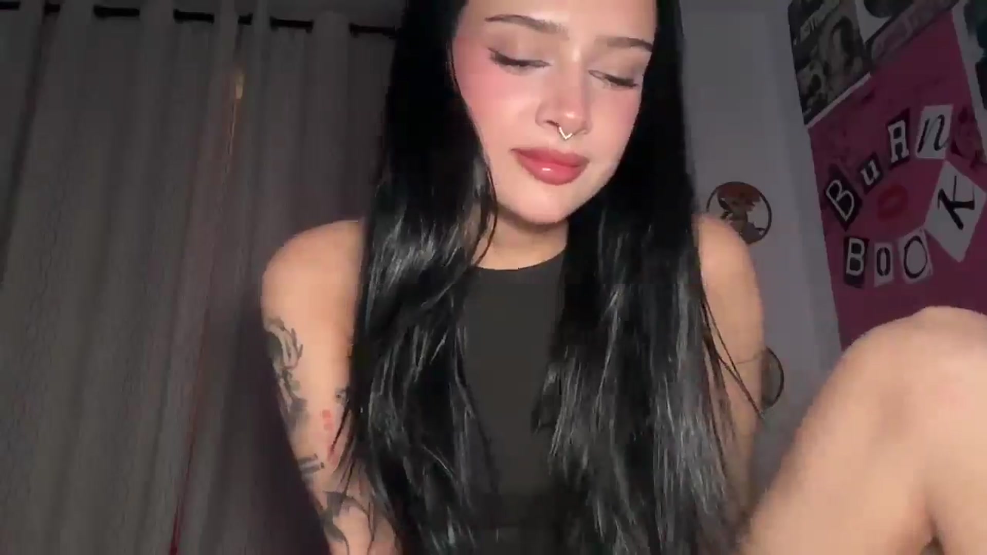Gallery image thumbnail from mayflowers's myfreecams stream on, 09/09/2025, 07:57 image 2 of 20
