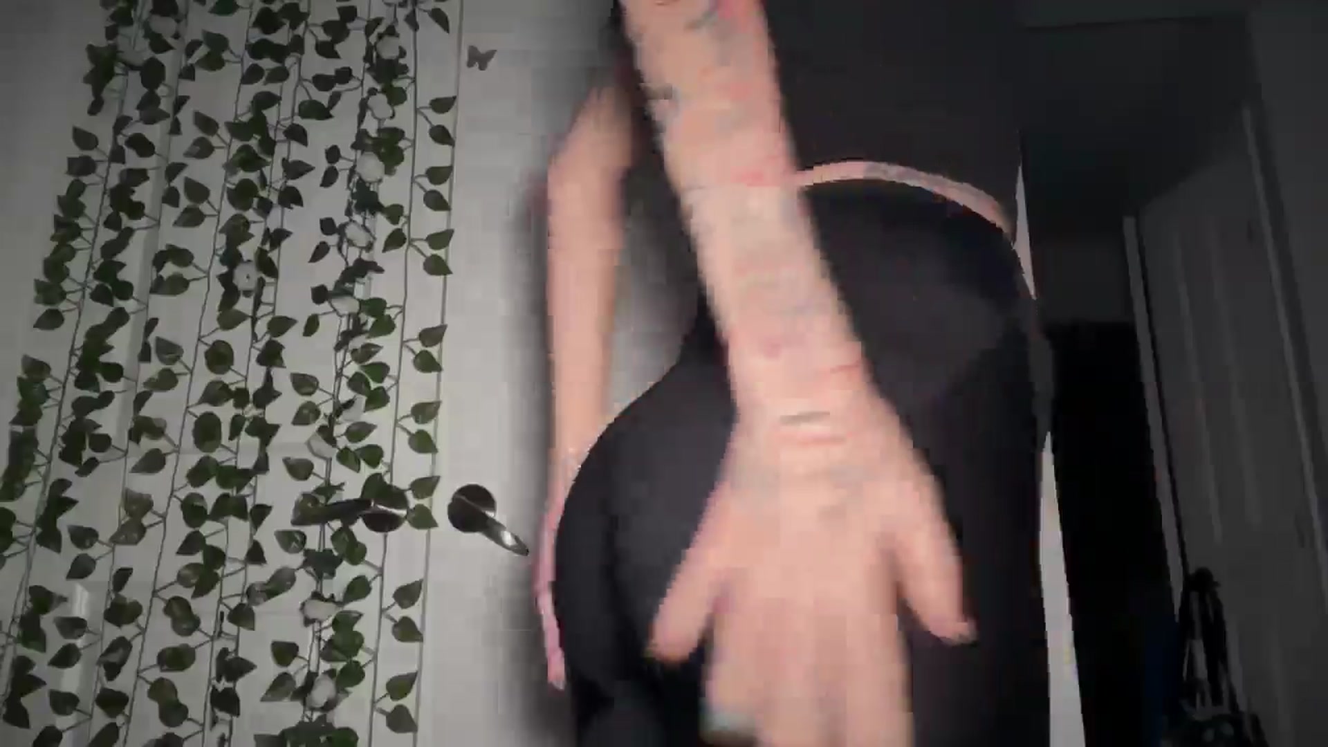 Gallery image thumbnail from mayflowers's myfreecams stream on, 09/13/2025, 07:45 image 7 of 20