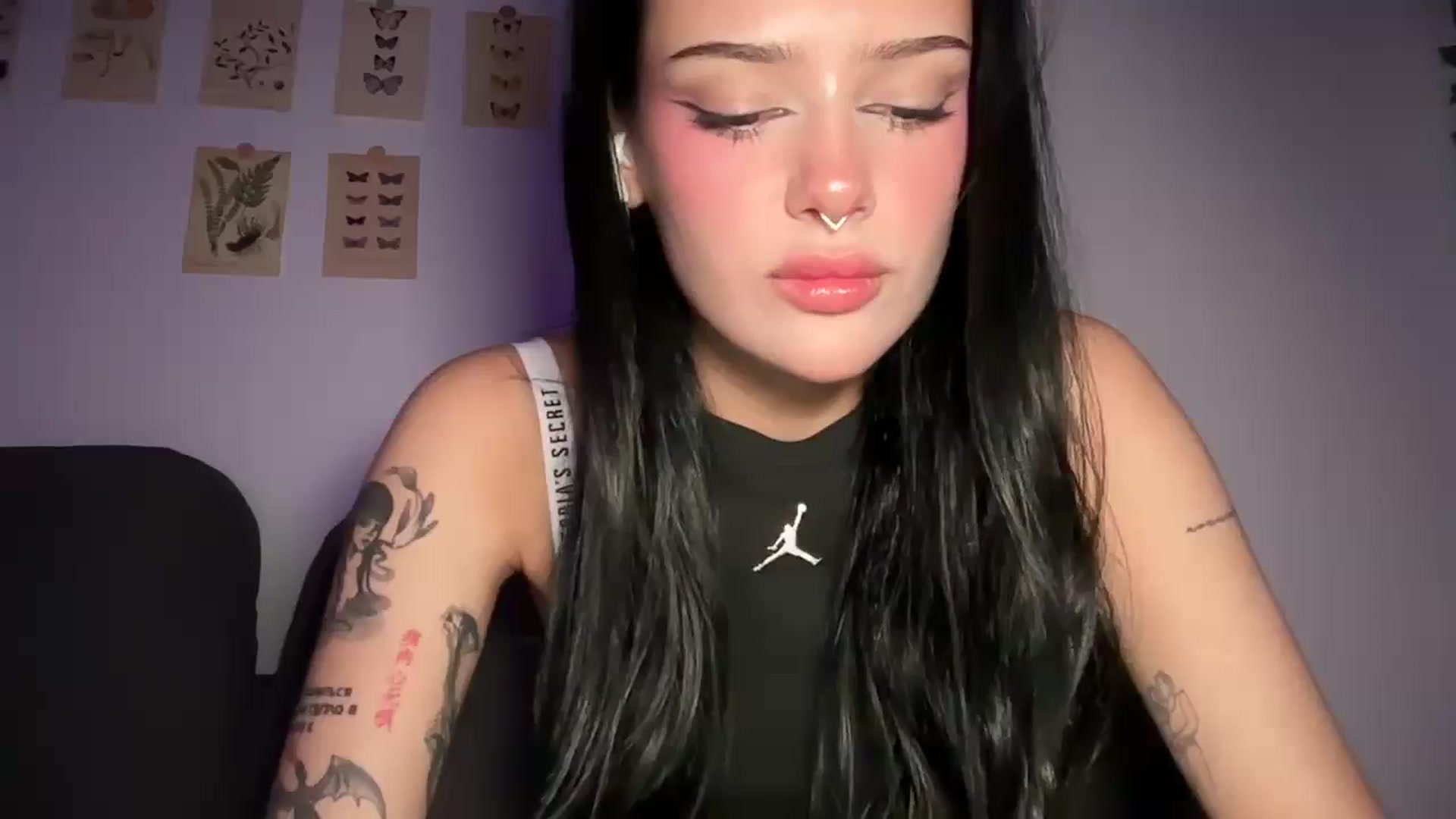 Gallery image thumbnail from mayflowers's myfreecams stream on, 09/14/2025, 08:24 image 1 of 20