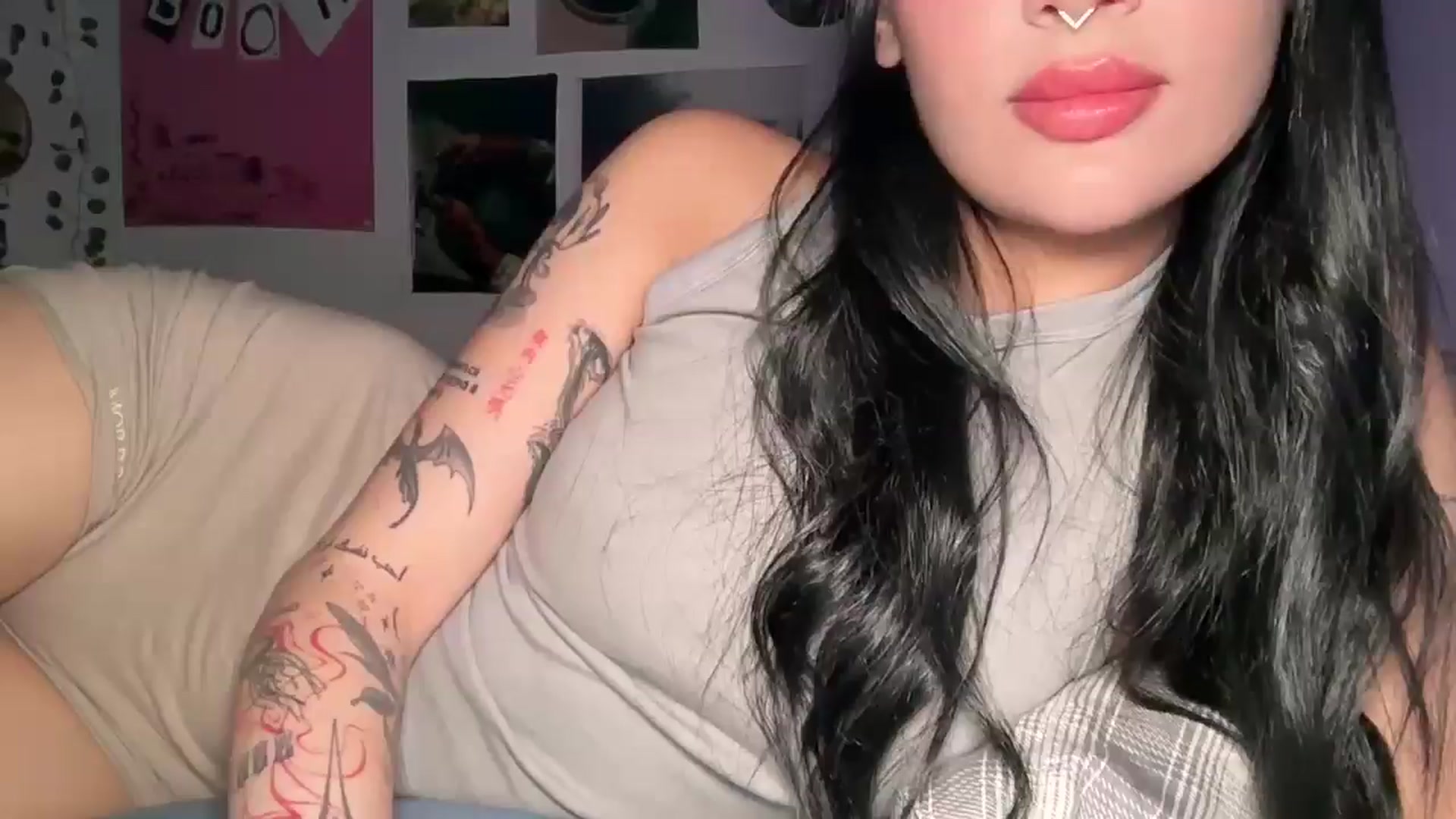 Gallery image thumbnail from mayflowers's myfreecams stream on, 09/17/2025, 04:51 image 1 of 20