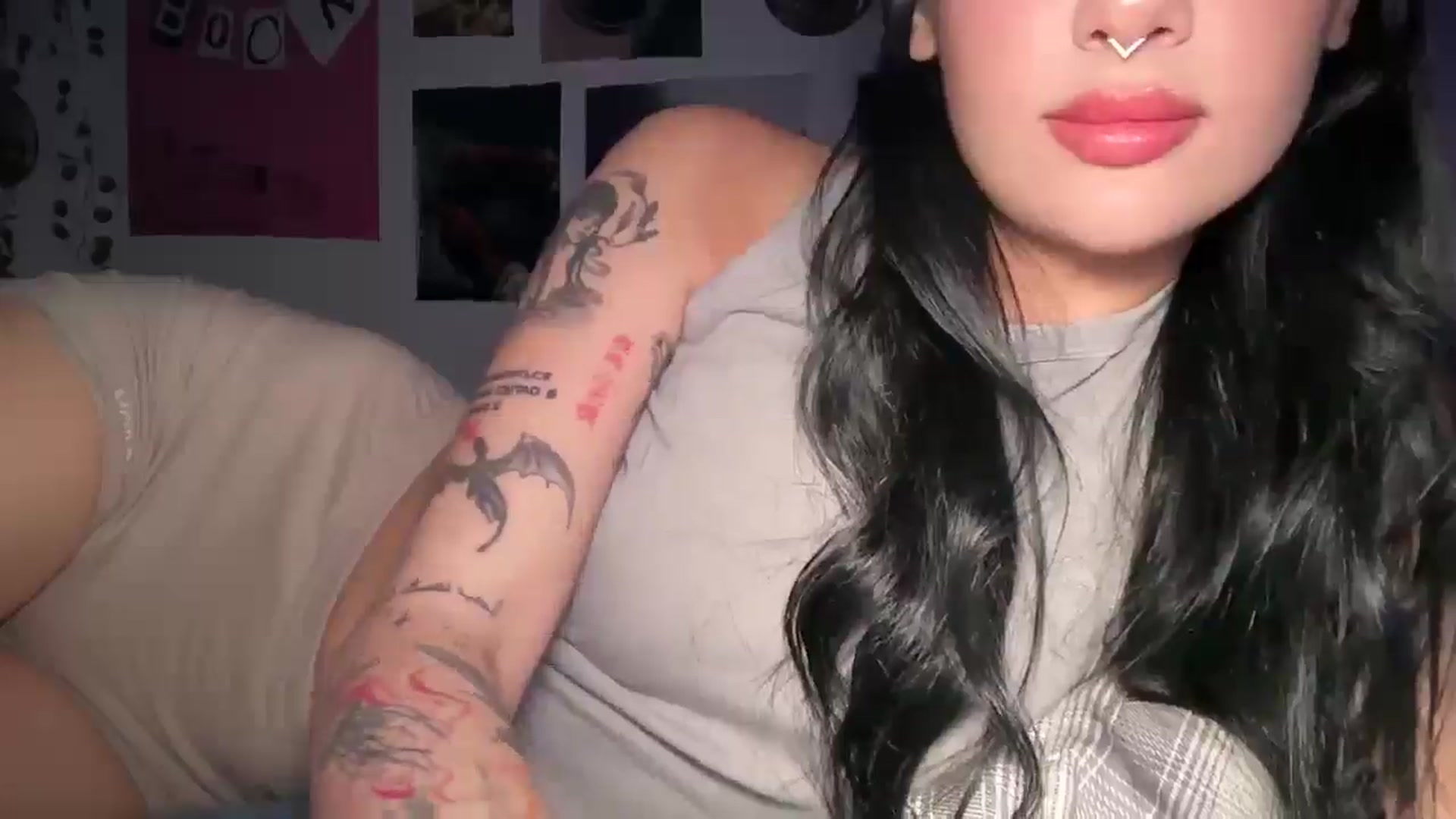 Gallery image thumbnail from mayflowers's myfreecams stream on, 09/17/2025, 04:51 image 5 of 20