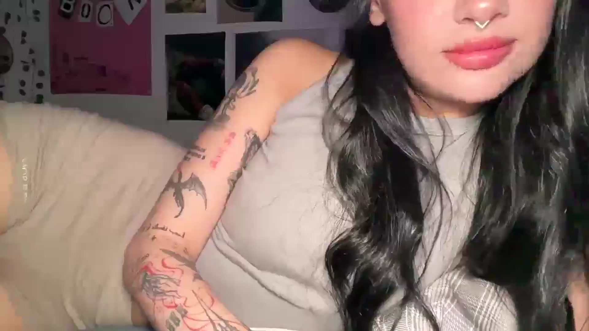 Gallery image thumbnail from mayflowers's myfreecams stream on, 09/17/2025, 04:51 image 2 of 20
