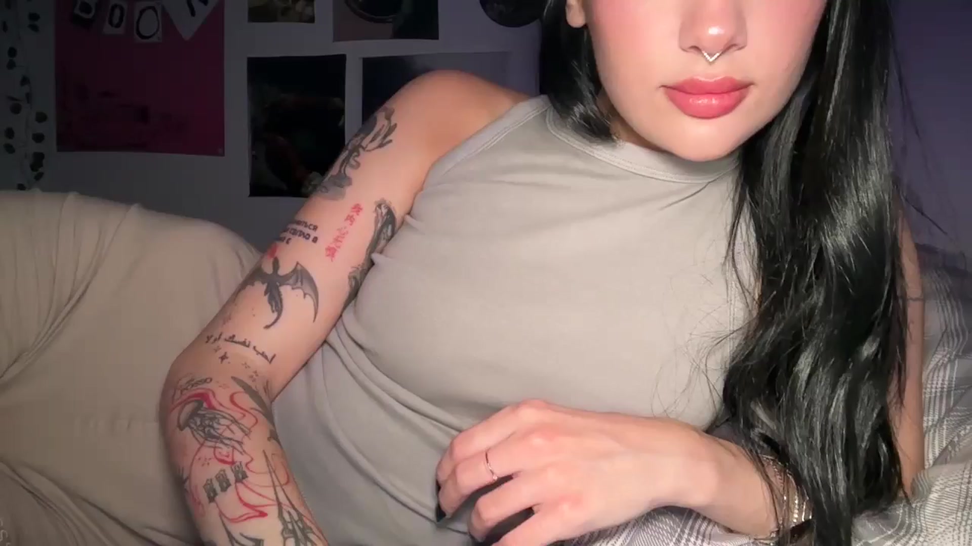 Gallery image thumbnail from mayflowers's myfreecams stream on, 09/17/2025, 04:51 image 9 of 20
