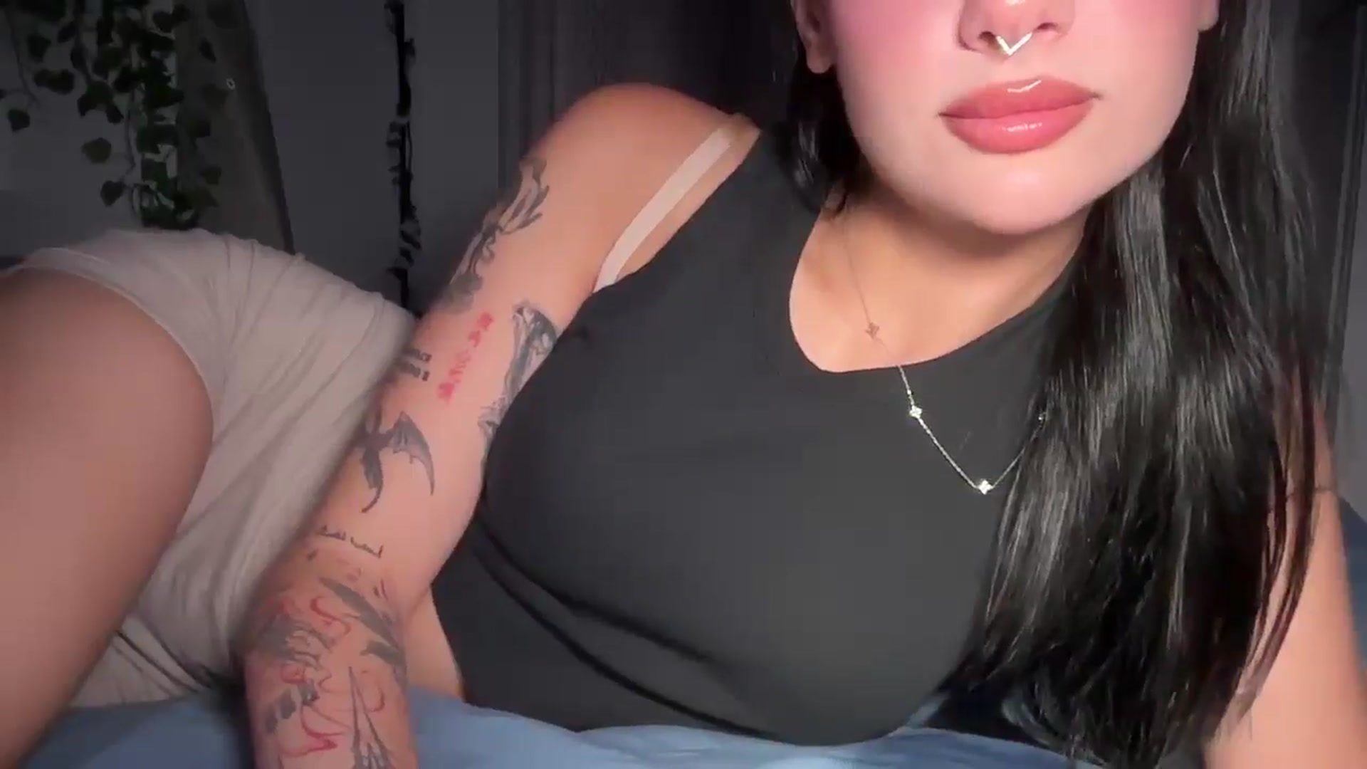 Gallery image thumbnail from mayflowers's myfreecams stream on, 10/26/2025, 06:47 image 9 of 20