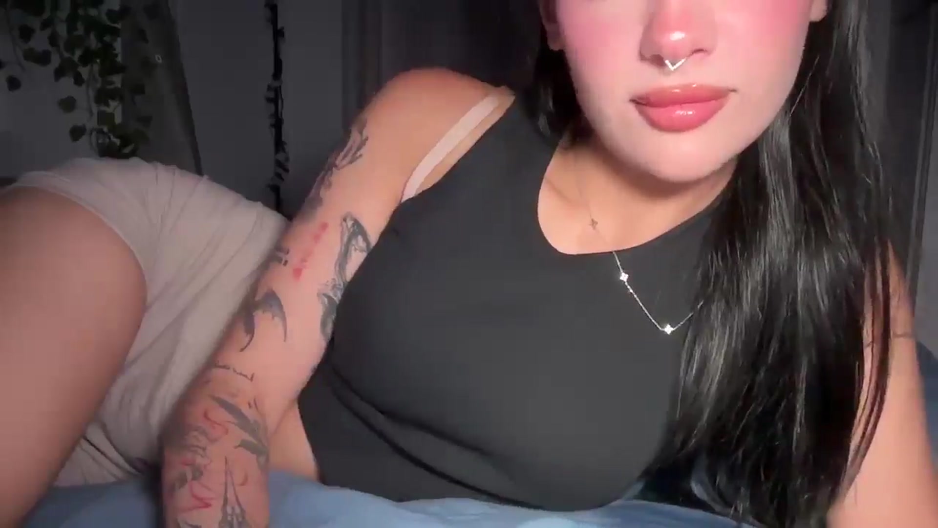 Gallery image thumbnail from mayflowers's myfreecams stream on, 10/26/2025, 06:47 image 12 of 20