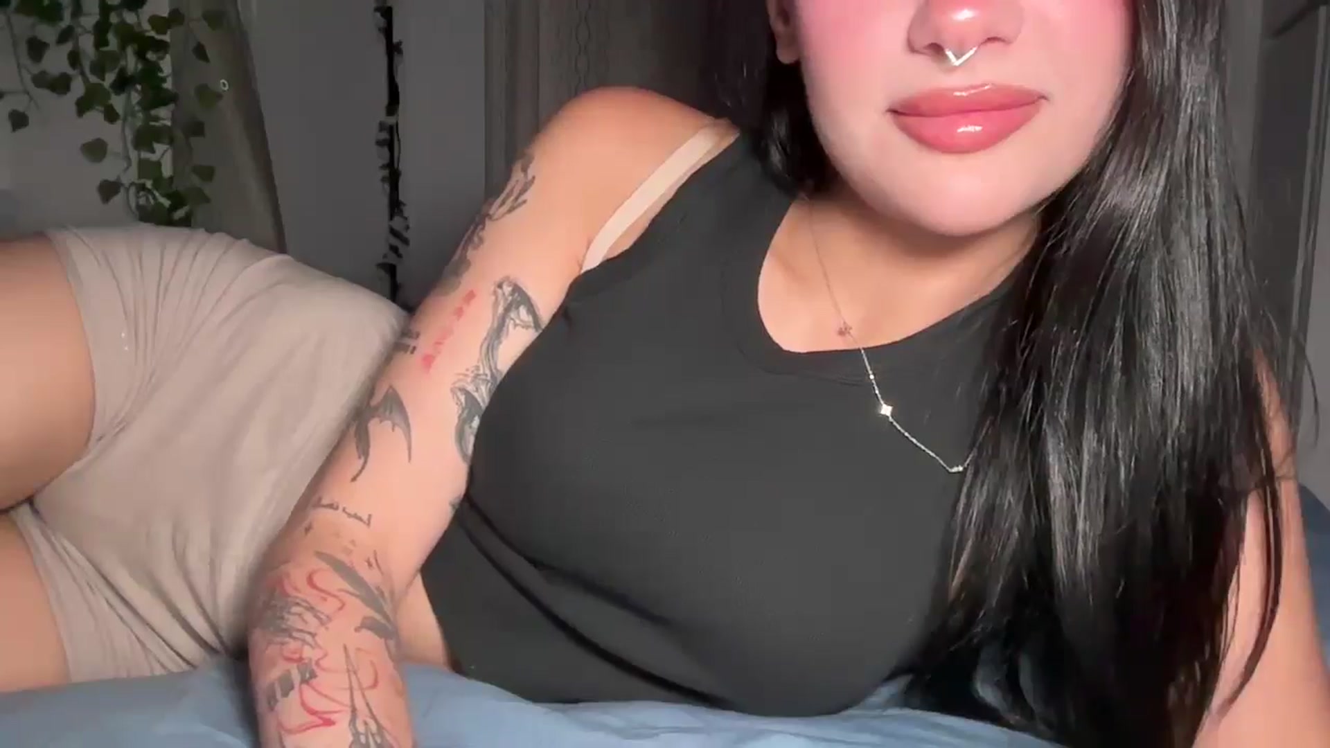 Gallery image thumbnail from mayflowers's myfreecams stream on, 10/26/2025, 06:47 image 5 of 20