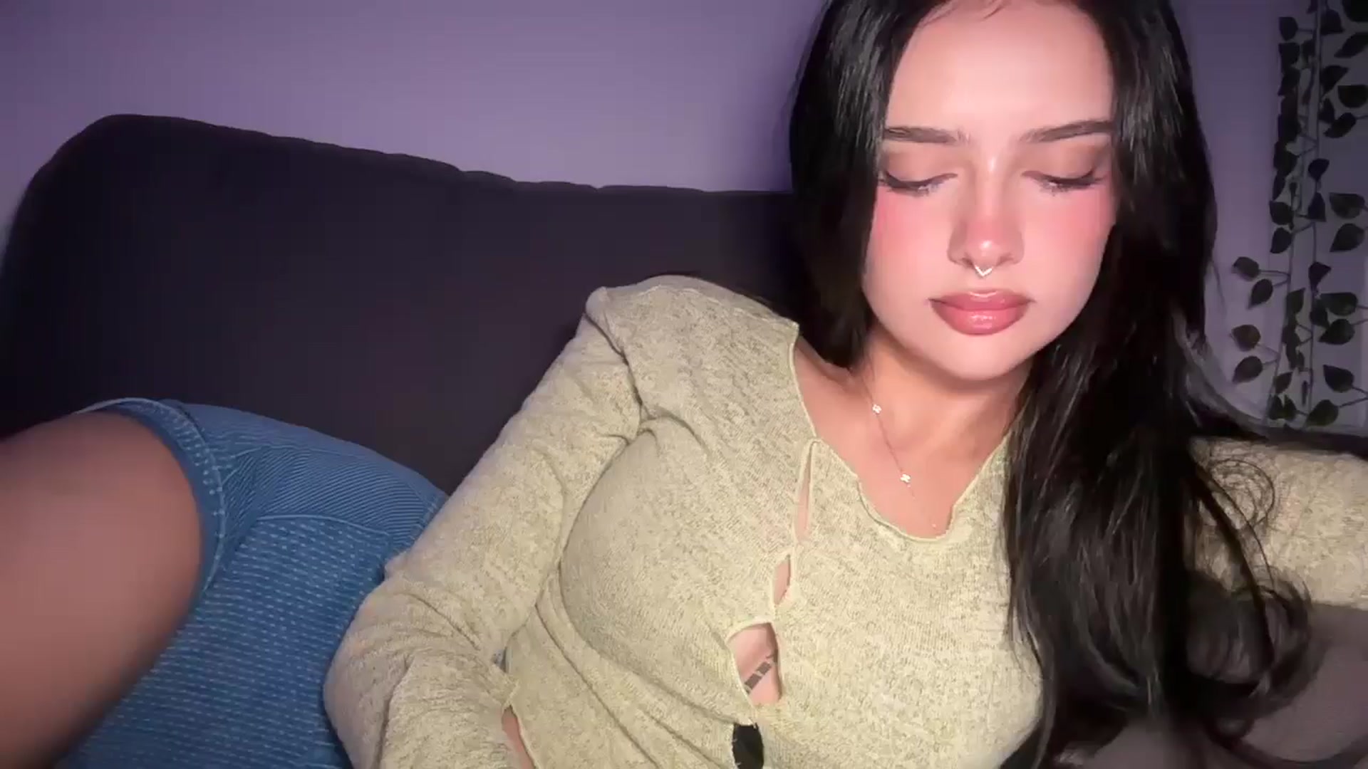 Gallery image thumbnail from mayflowers's myfreecams stream on, 11/13/2025, 05:32 image 12 of 20