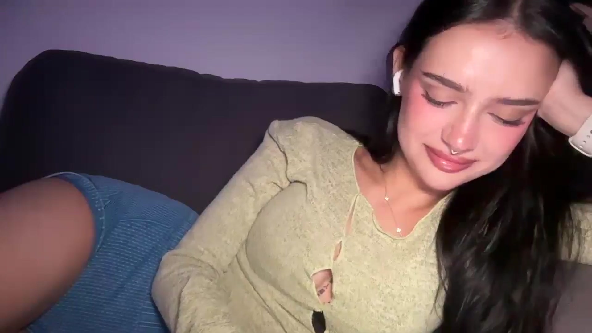 Gallery image thumbnail from mayflowers's myfreecams stream on, 11/13/2025, 05:32 image 13 of 20