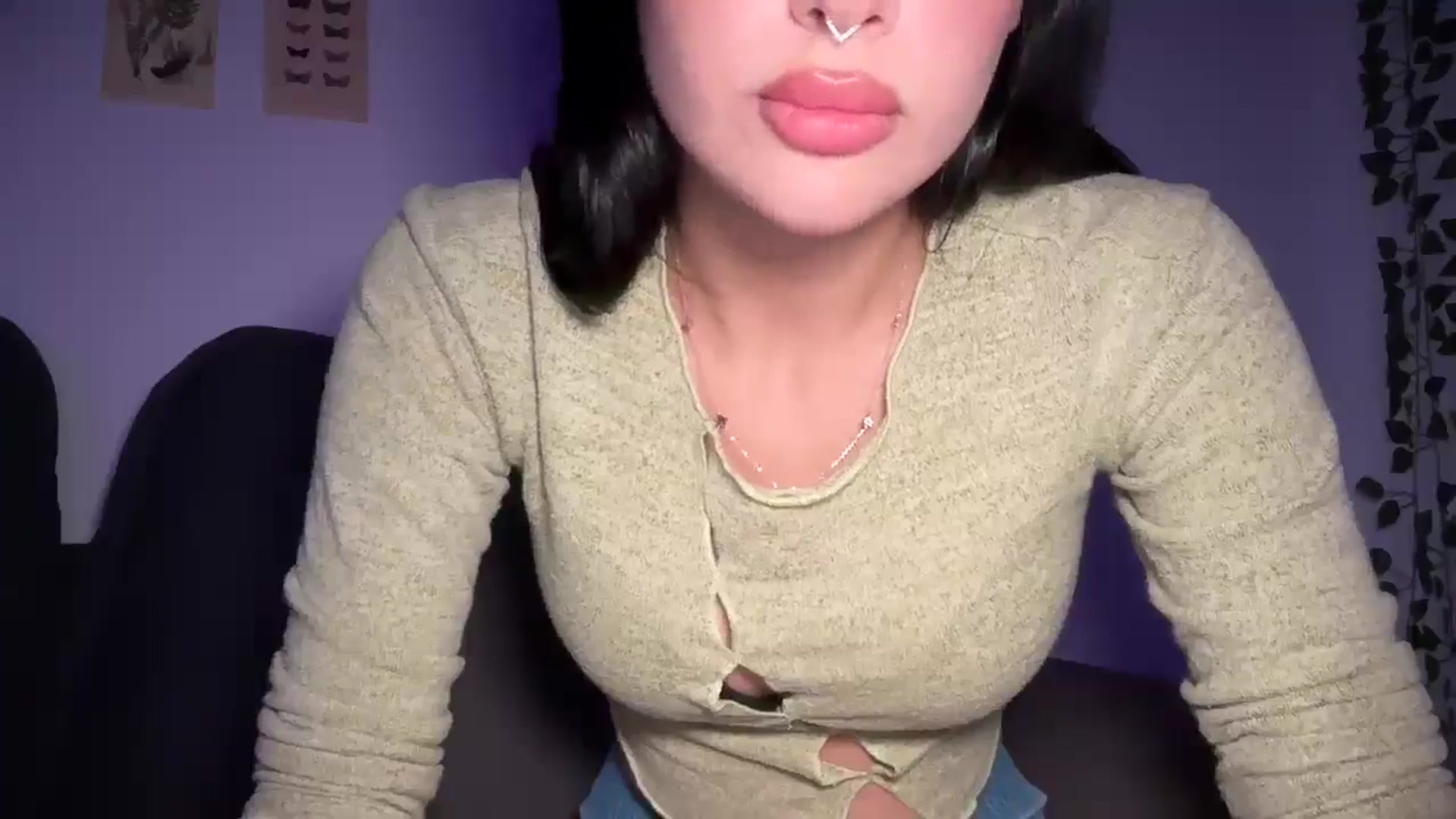 Gallery image thumbnail from mayflowers's myfreecams stream on, 11/13/2025, 07:20 image 5 of 20