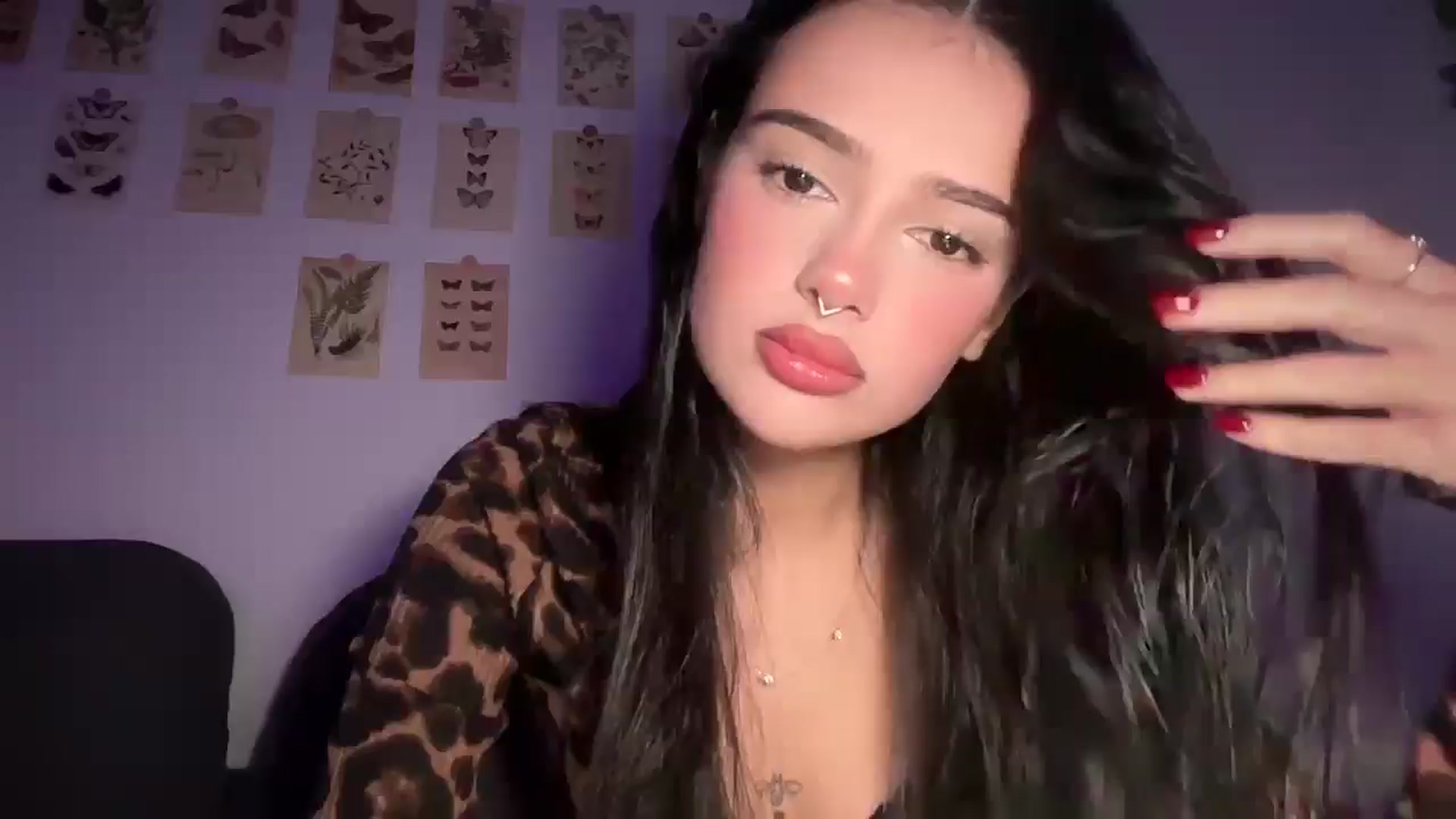 Gallery image thumbnail from mayflowers's myfreecams stream on, 11/19/2025, 07:04 image 1 of 20