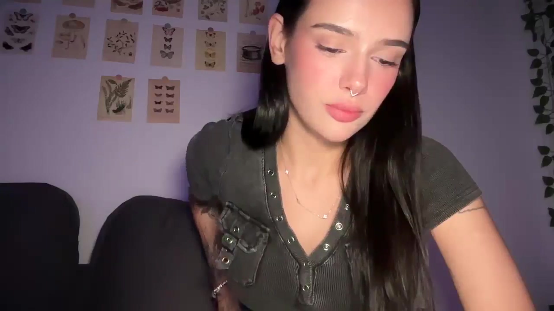 Gallery image thumbnail from mayflowers's myfreecams stream on, 11/21/2025, 06:46 image 12 of 20