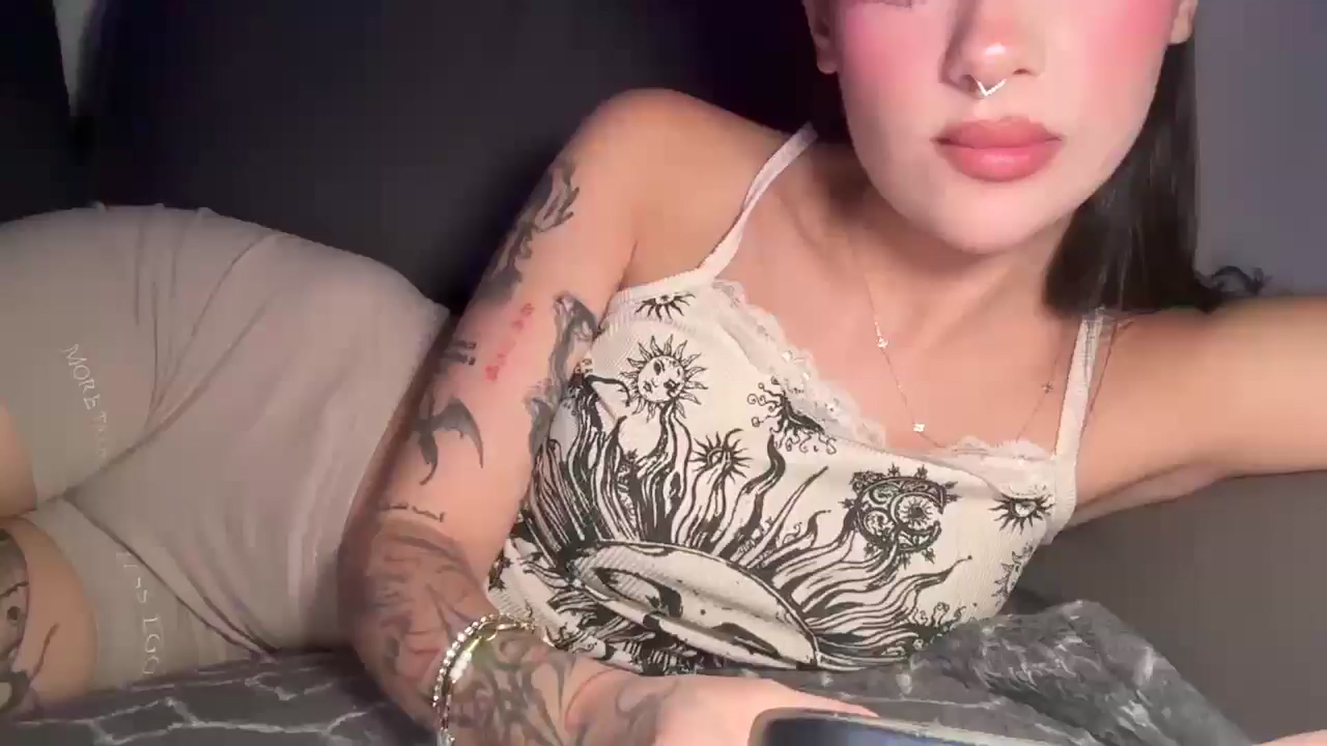 Gallery image thumbnail from mayflowers's myfreecams stream on, 12/17/2025, 06:18 image 13 of 20