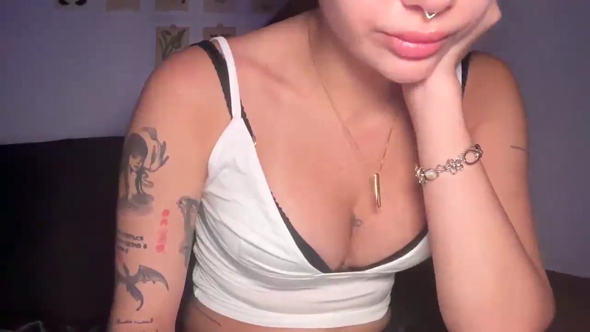 Gallery image thumbnail from mayflowers's myfreecams stream on, 01/23/2026, 08:29 image 16 of 20