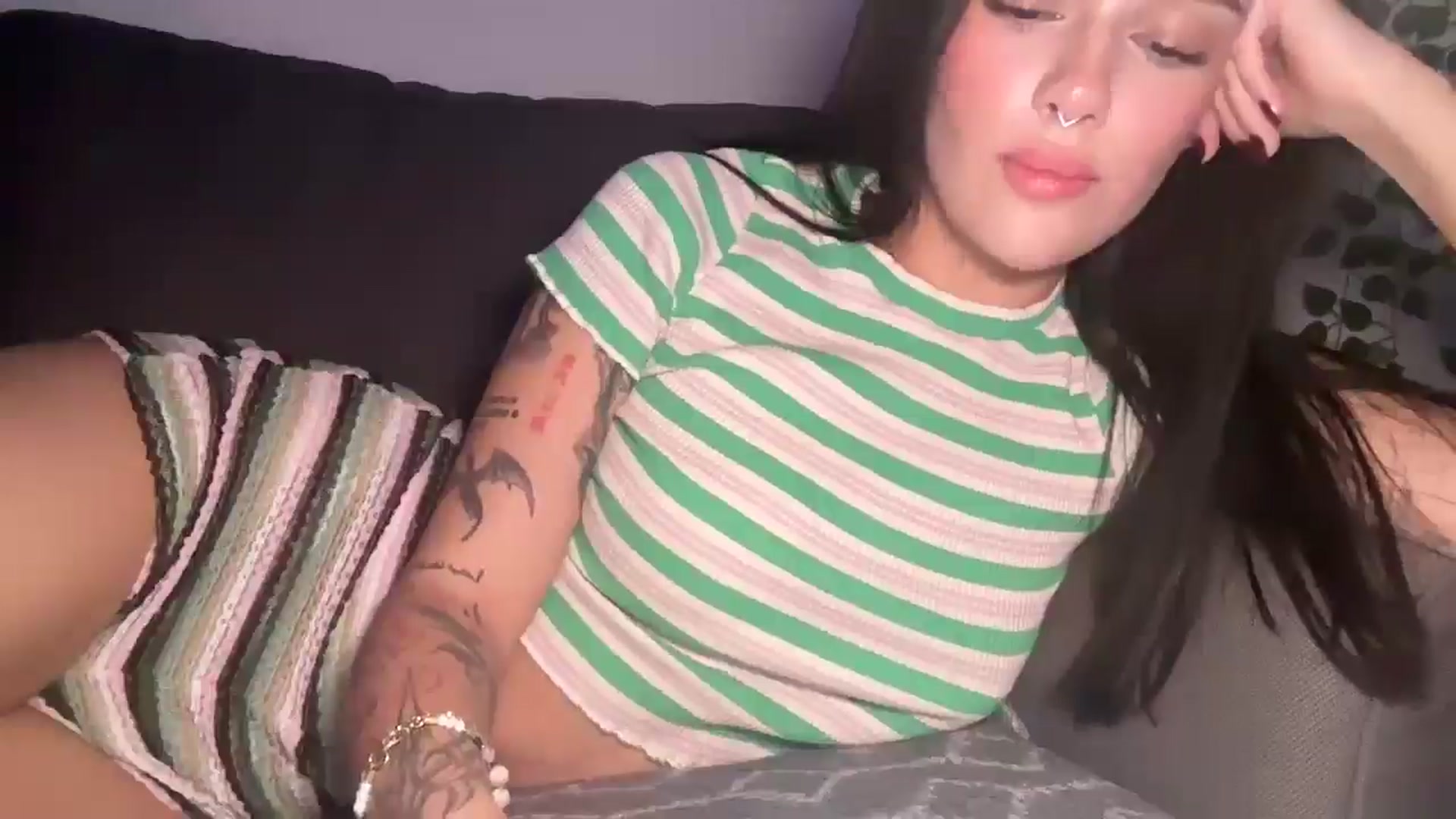 Gallery image thumbnail from mayflowers's myfreecams stream on, 02/11/2026, 08:12 image 10 of 20