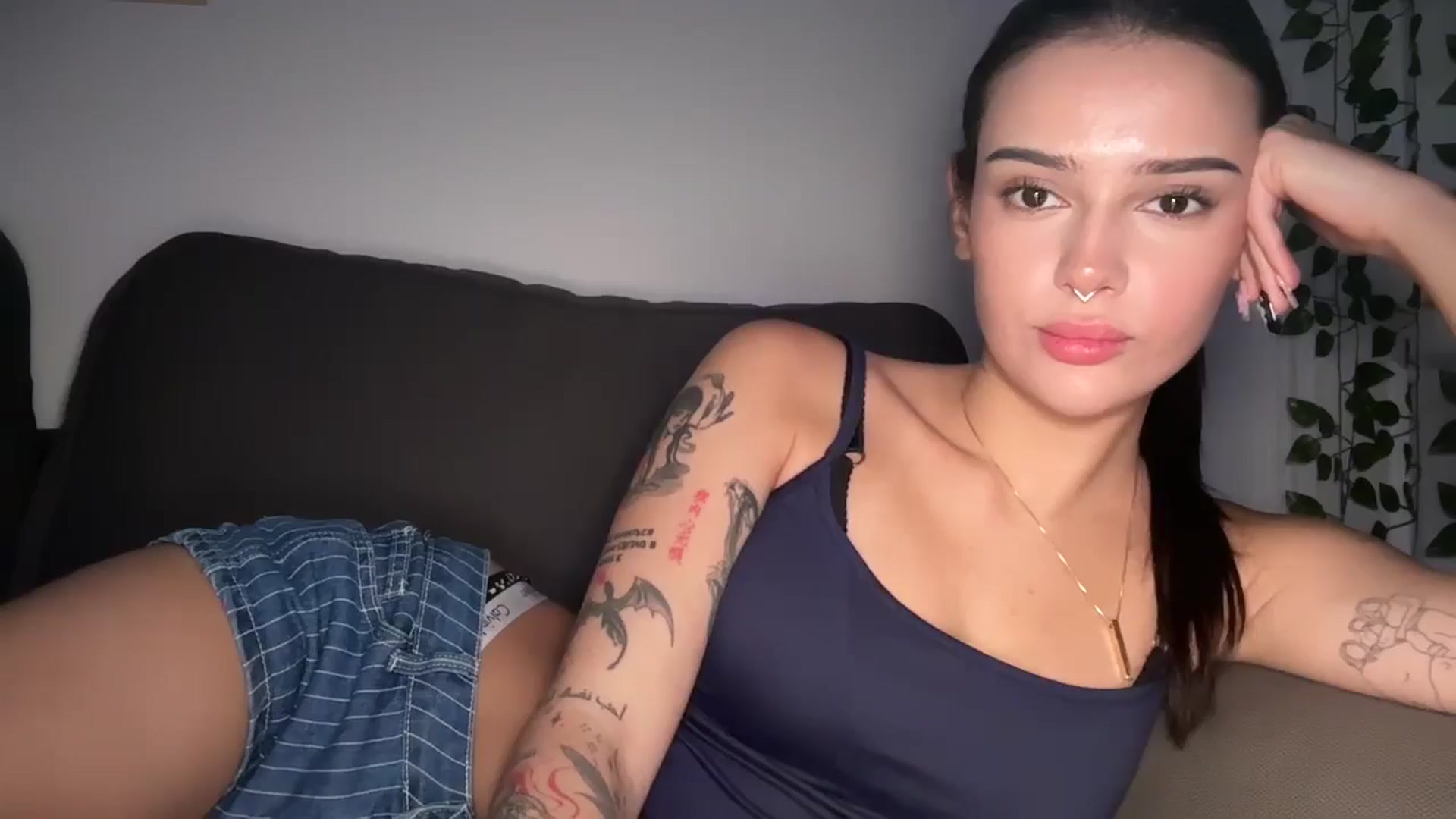 Gallery image thumbnail from mayflowers's myfreecams stream on, 03/15/2026, 08:23 image 15 of 20