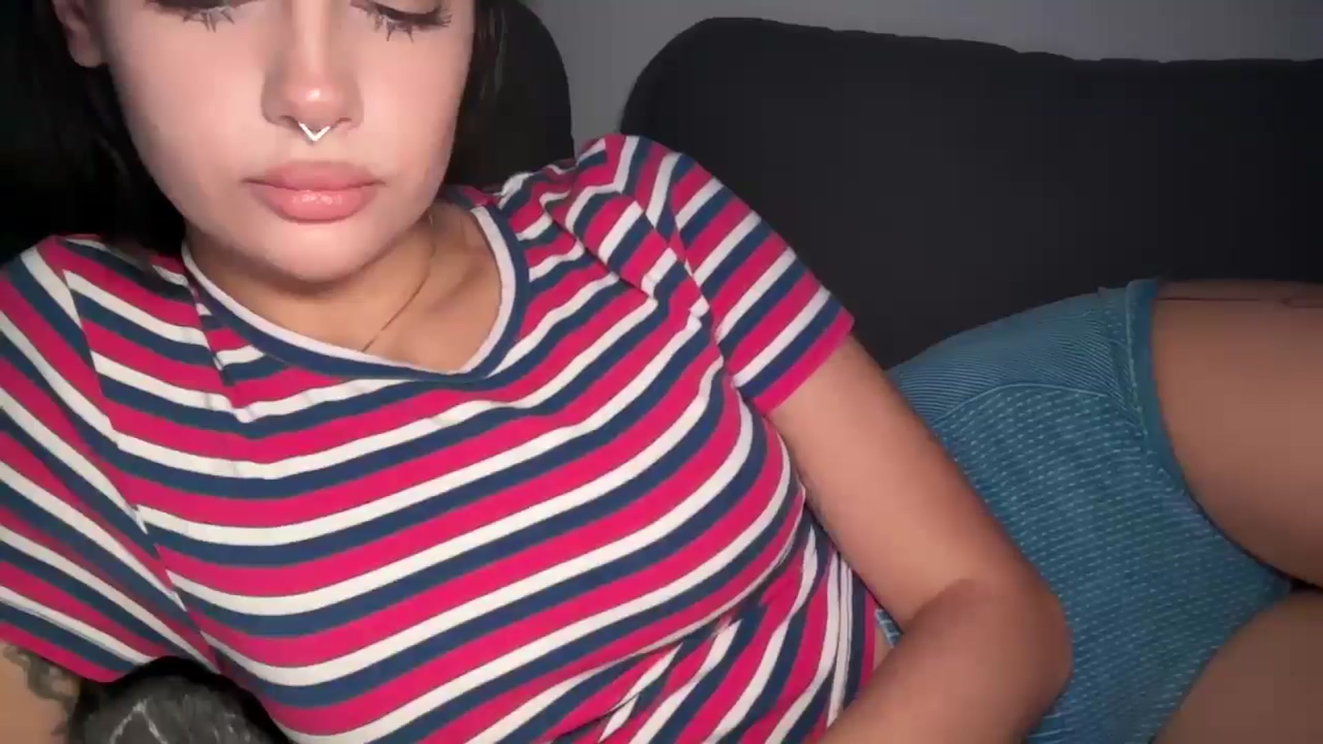 Gallery image thumbnail from mayflowers's myfreecams stream on, 04/07/2026, 07:26 image 5 of 20