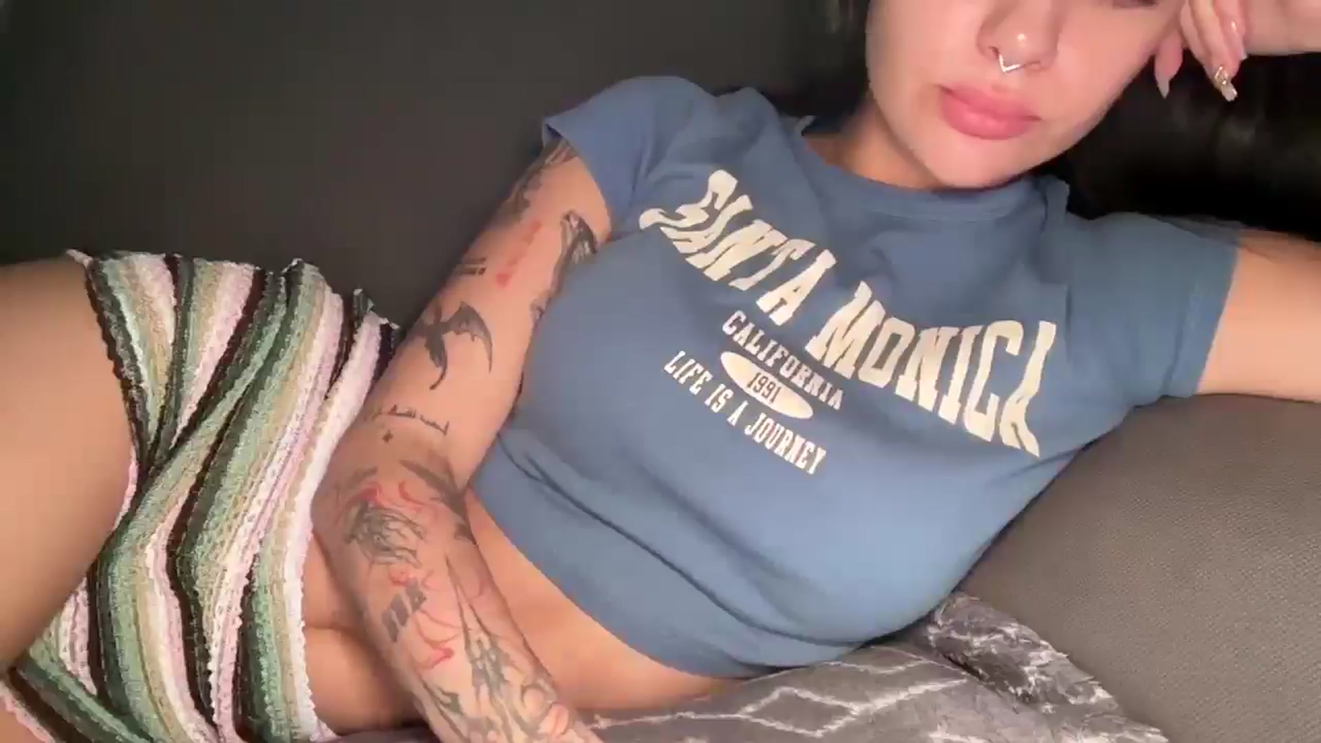 Gallery image thumbnail from mayflowers's myfreecams stream on, 04/13/2026, 07:32 image 17 of 20