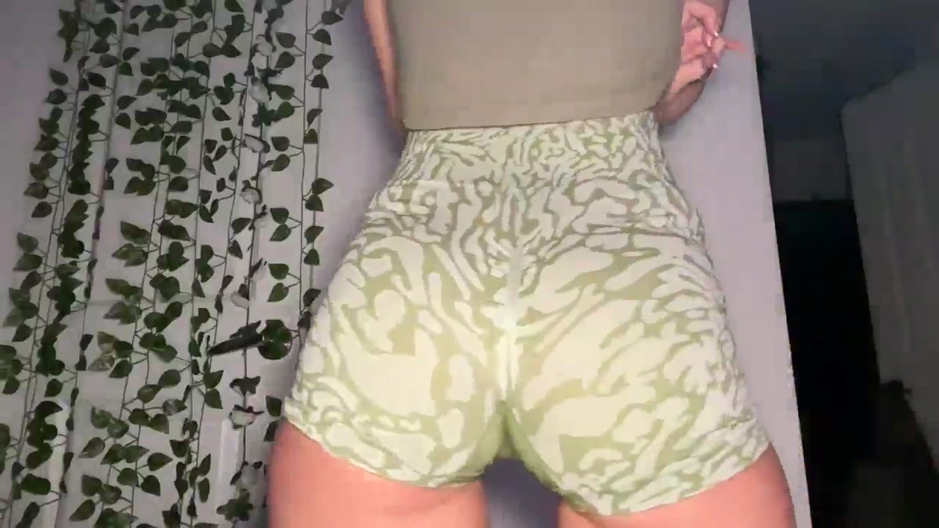 Gallery image thumbnail from mayflowers's myfreecams stream on, 04/23/2026, 07:48 image 2 of 20