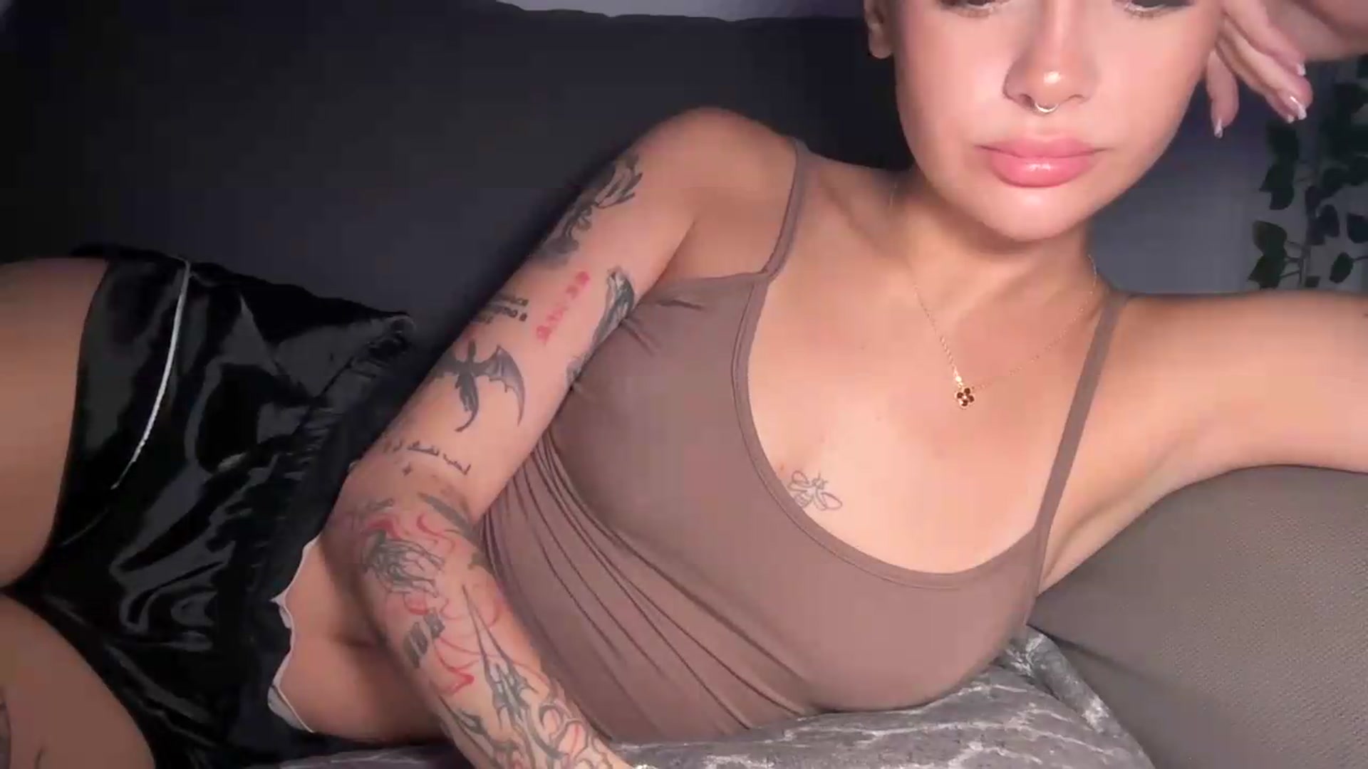 Gallery image thumbnail from mayflowers's myfreecams stream on, 05/09/2026, 08:32 image 9 of 20