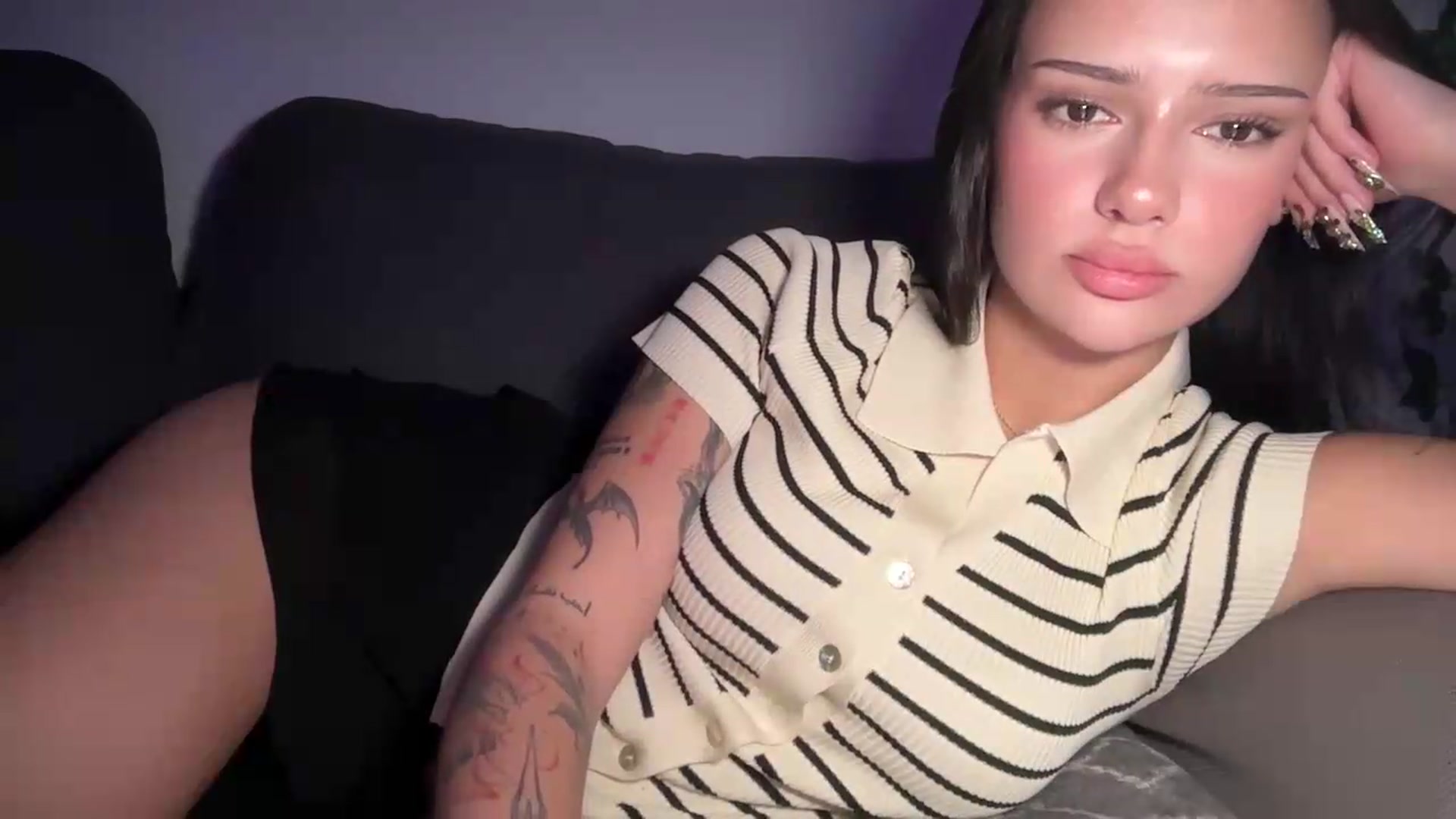 Gallery image thumbnail from mayflowers's myfreecams stream on, 05/19/2026, 06:33 image 4 of 20