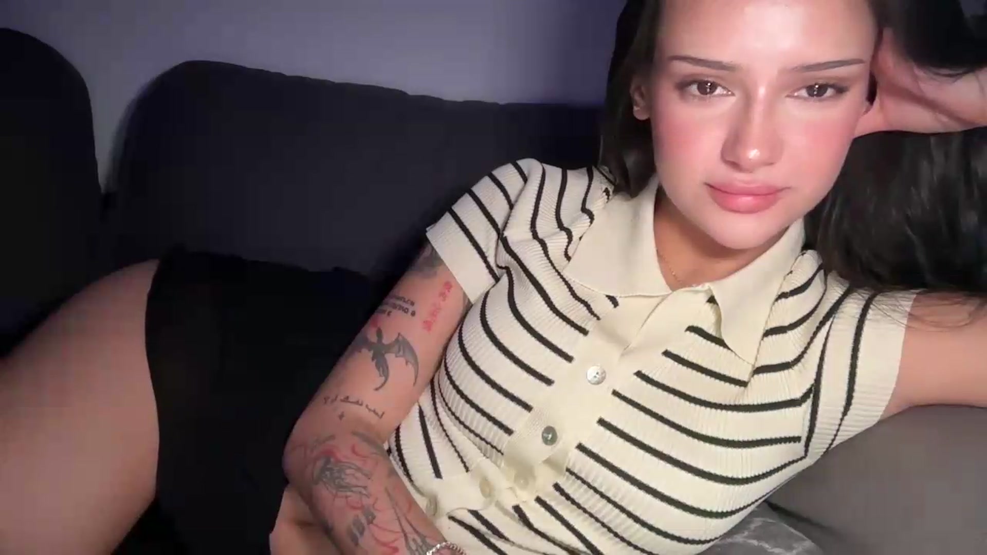 Gallery image thumbnail from mayflowers's myfreecams stream on, 05/19/2026, 06:33 image 3 of 20