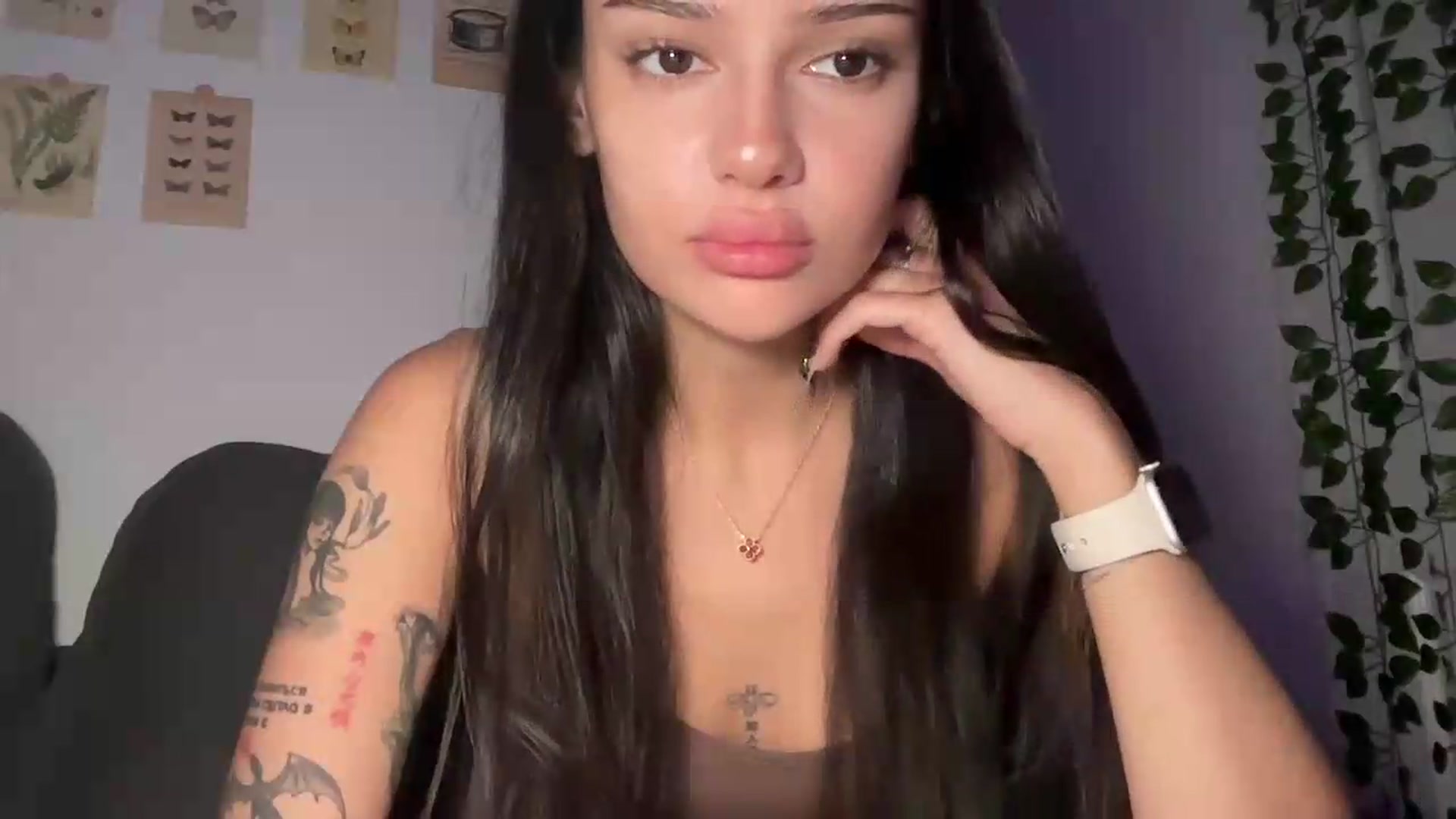 Gallery image thumbnail from mayflowers's myfreecams stream on, 05/22/2026, 06:00 image 11 of 20