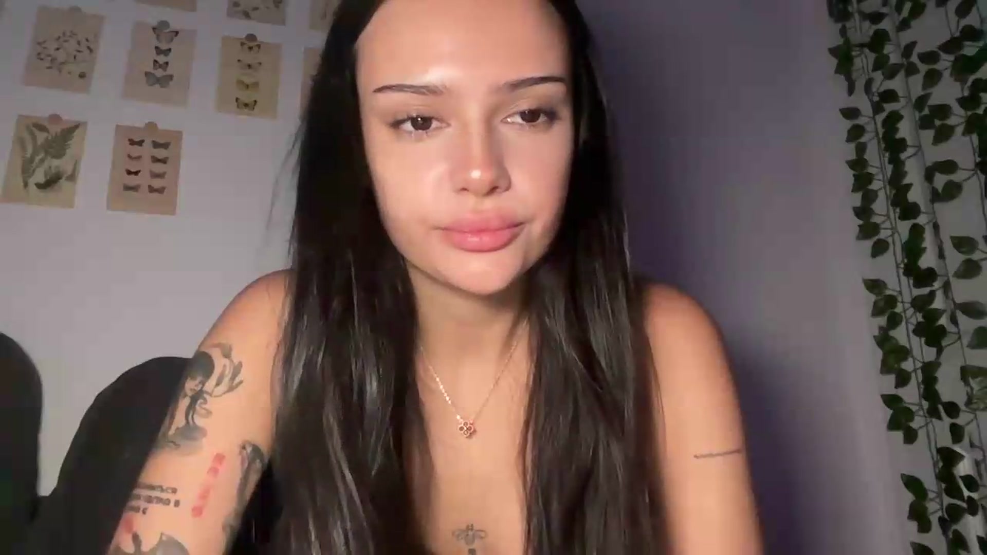 Gallery image thumbnail from mayflowers's myfreecams stream on, 05/22/2026, 06:00 image 6 of 20