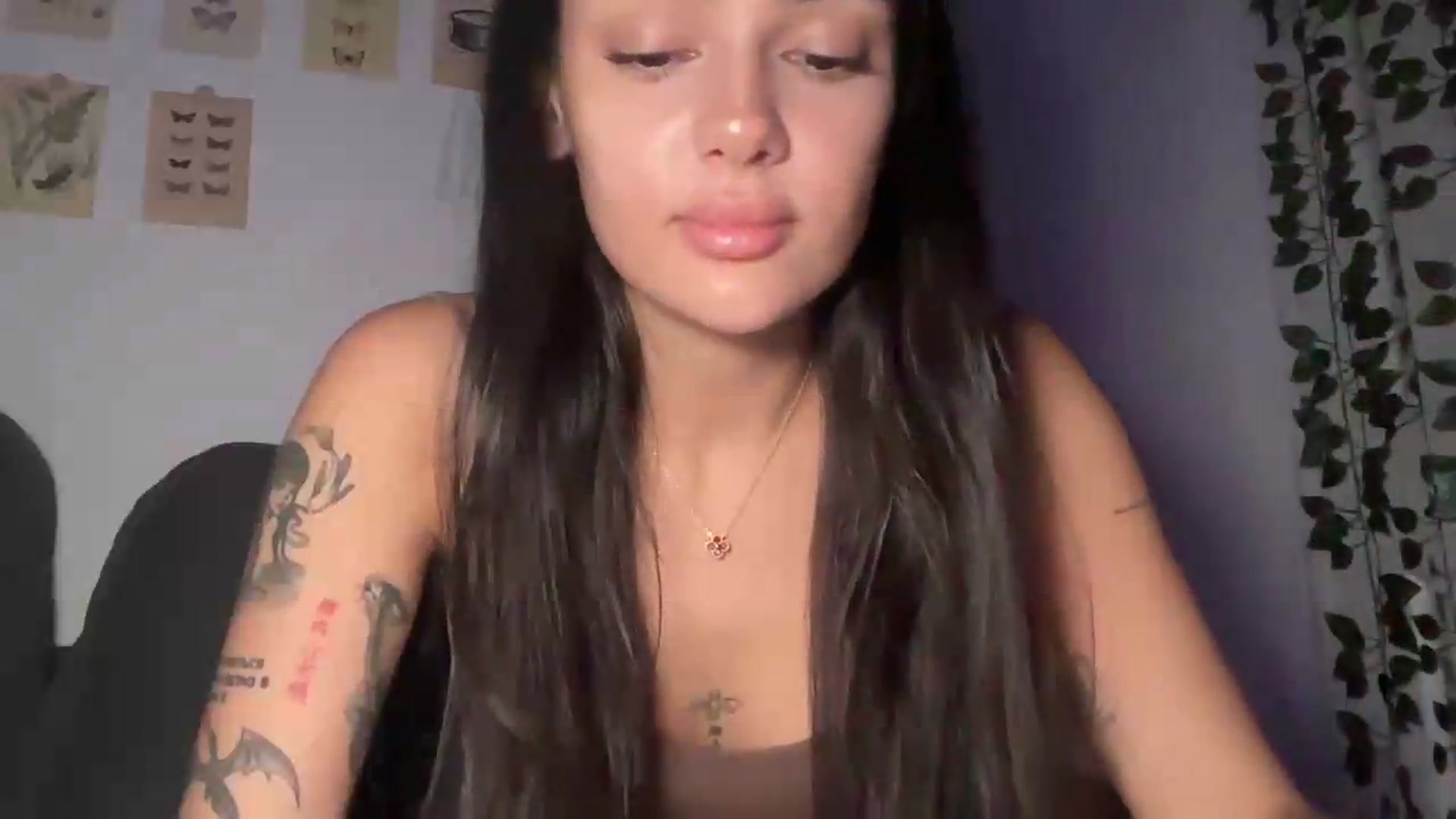 Gallery image thumbnail from mayflowers's myfreecams stream on, 05/22/2026, 06:00 image 10 of 20