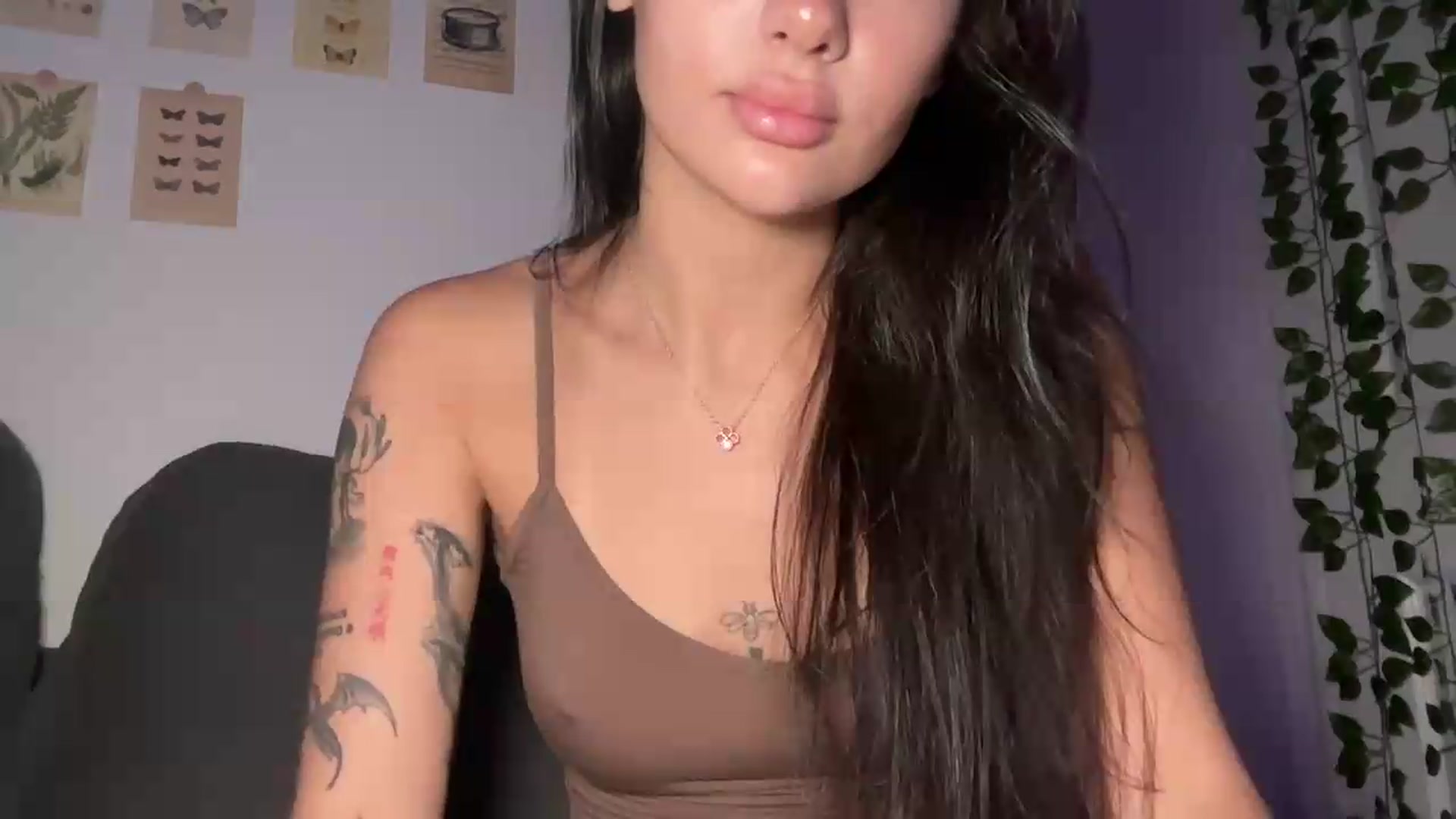 Gallery image thumbnail from mayflowers's myfreecams stream on, 05/22/2026, 06:00 image 15 of 20