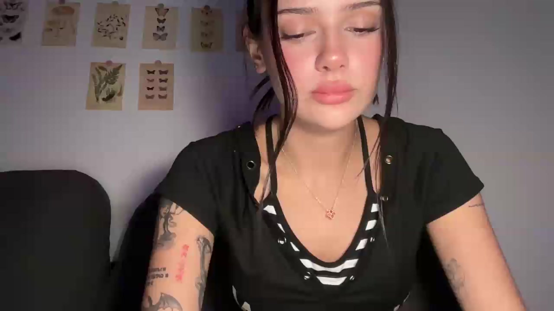 Gallery image thumbnail from mayflowers's myfreecams stream on, 05/24/2026, 06:36 image 4 of 20