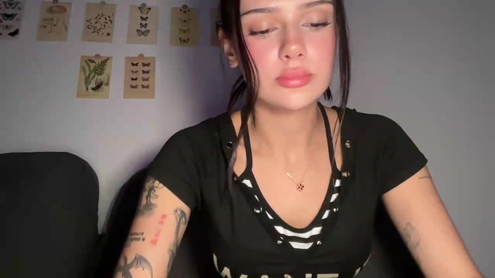 Gallery image thumbnail from mayflowers's myfreecams stream on, 05/24/2026, 06:36 image 5 of 20