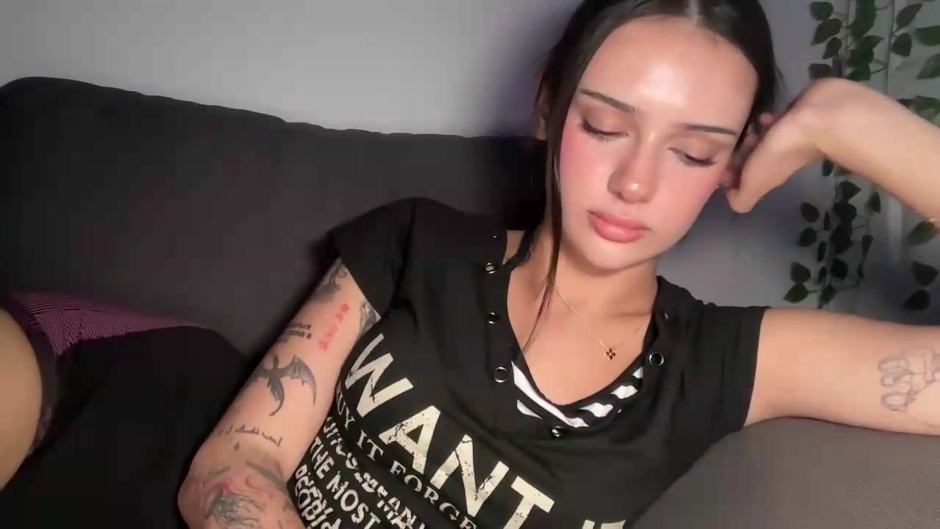 Gallery image thumbnail from mayflowers's myfreecams stream on, 05/24/2026, 07:57 image 2 of 20