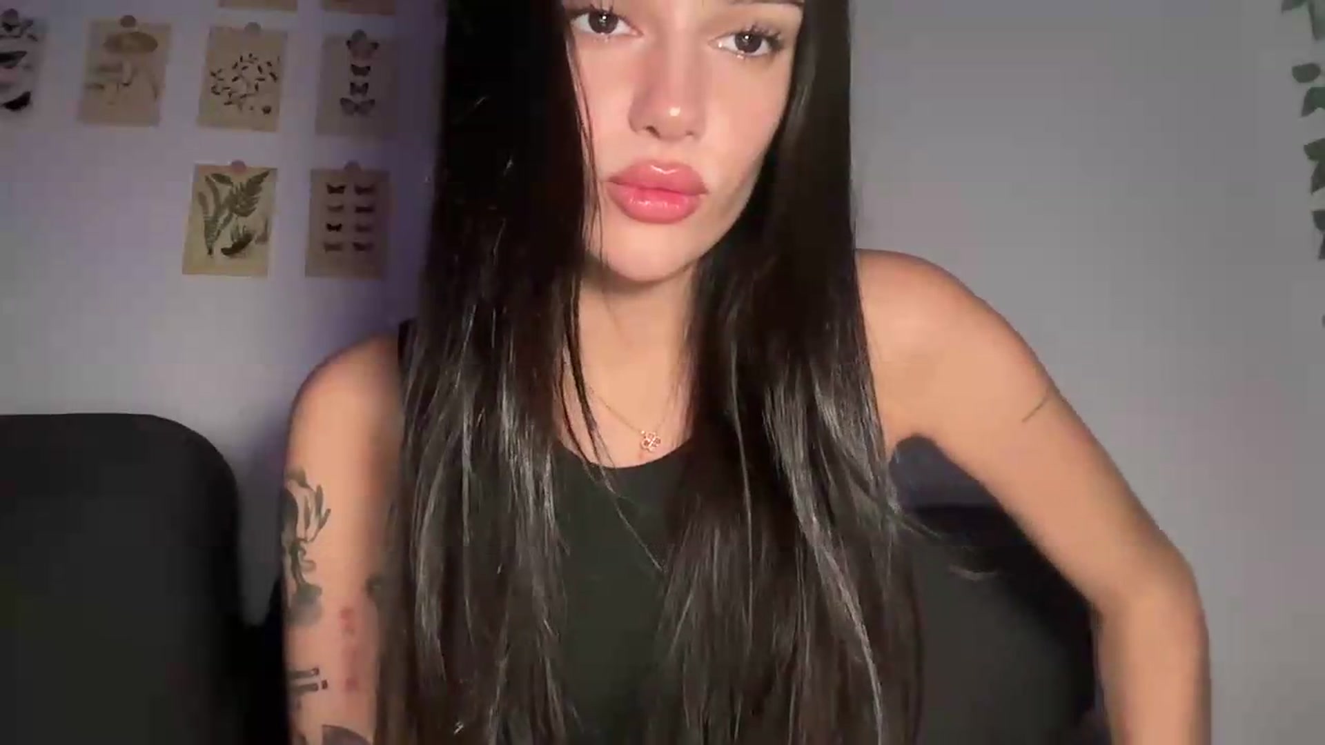 Gallery image thumbnail from mayflowers's myfreecams stream on, 05/29/2026, 06:30 image 18 of 20
