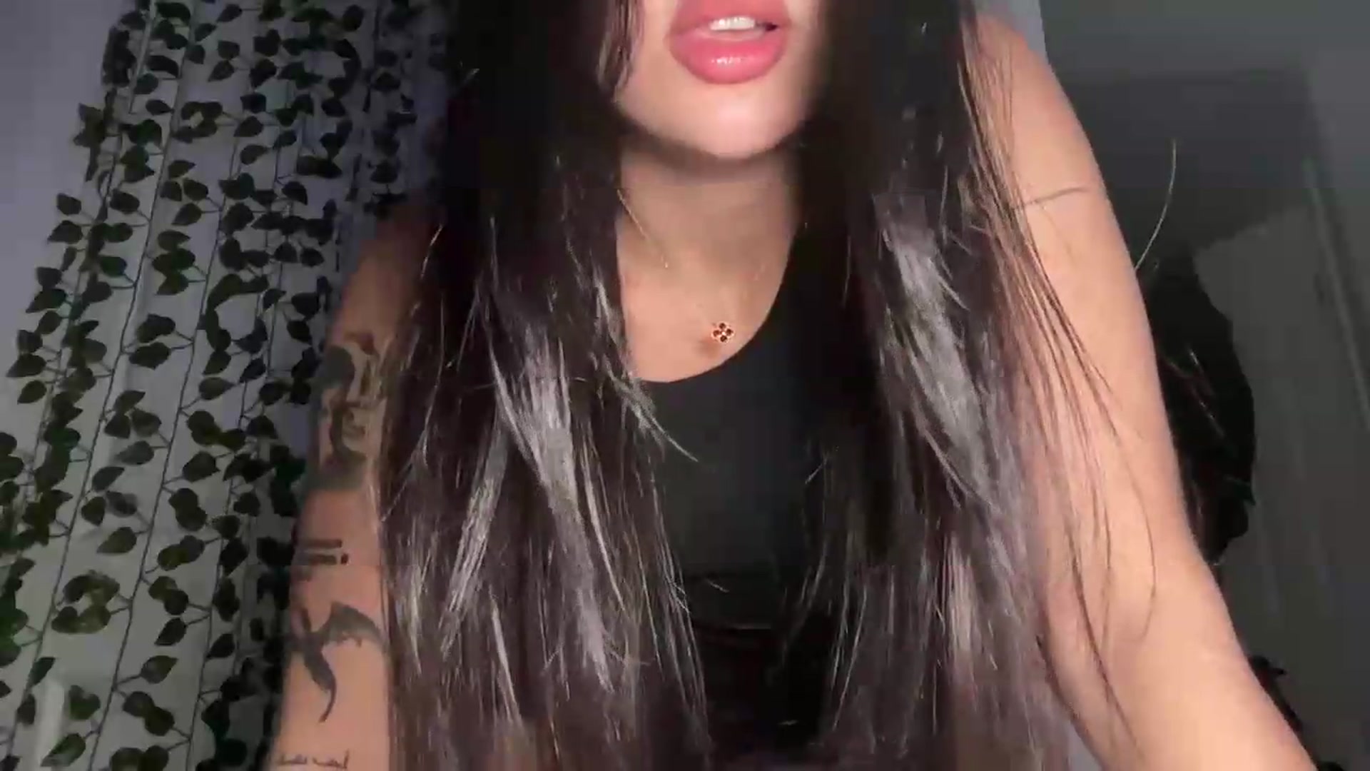 Gallery image thumbnail from mayflowers's myfreecams stream on, 05/29/2026, 06:30 image 17 of 20
