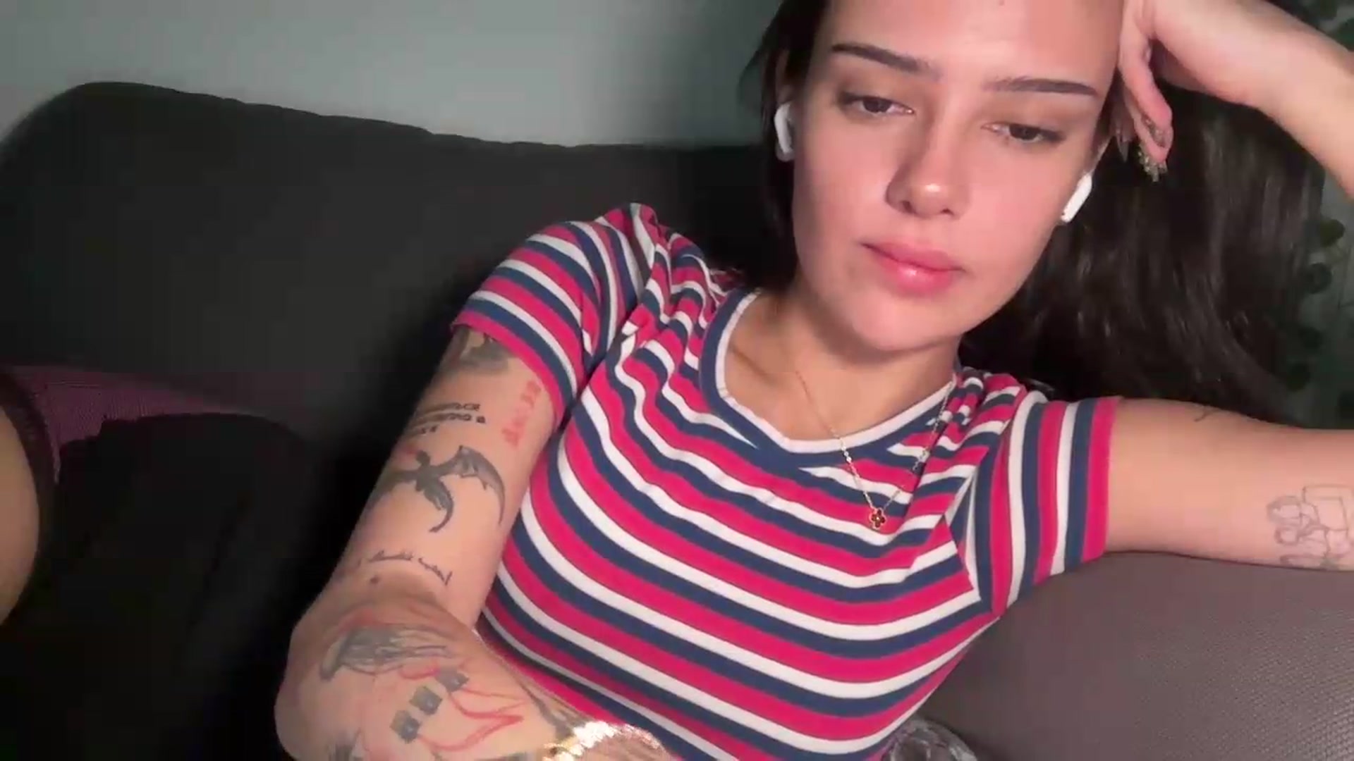 Gallery image thumbnail from mayflowers's myfreecams stream on, 06/10/2026, 06:55 image 4 of 20