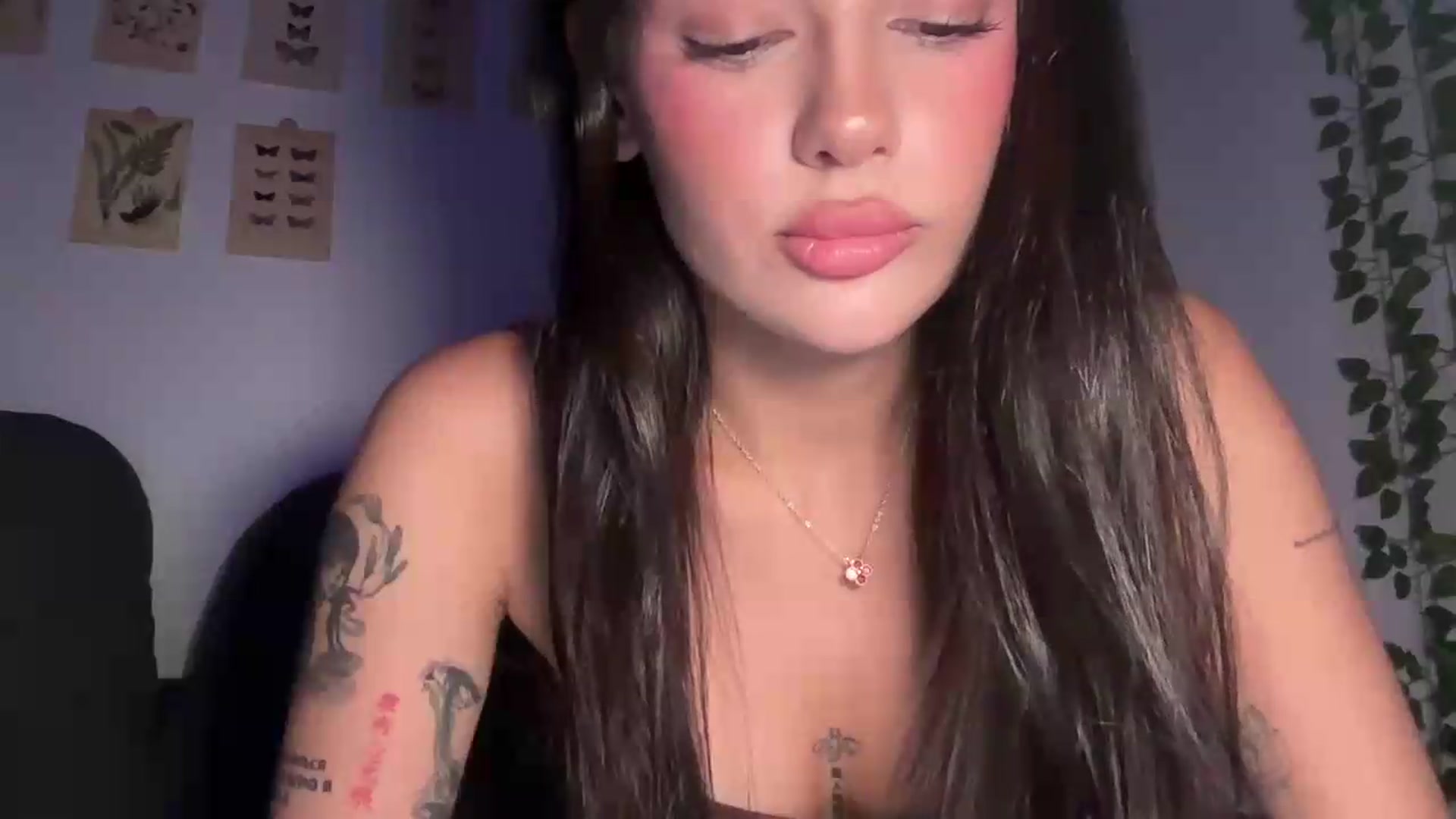 Gallery image thumbnail from mayflowers's myfreecams stream on, 06/15/2026, 03:17 image 4 of 20