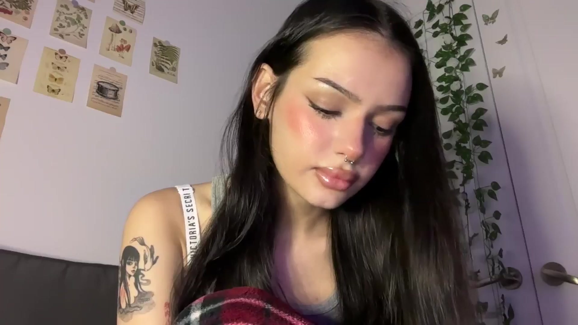 Gallery image thumbnail from mayflowwer's myfreecams stream on, 08/15/2024, 05:57 image 14 of 20