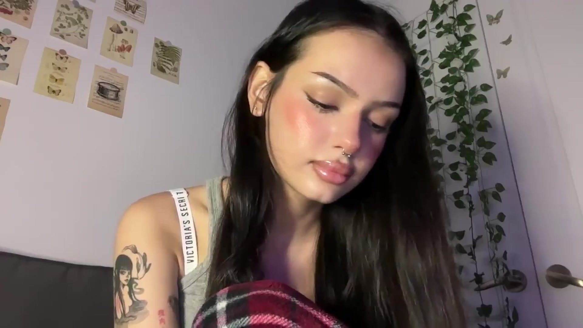 Gallery image thumbnail from mayflowwer's myfreecams stream on, 08/15/2024, 05:57 image 13 of 20