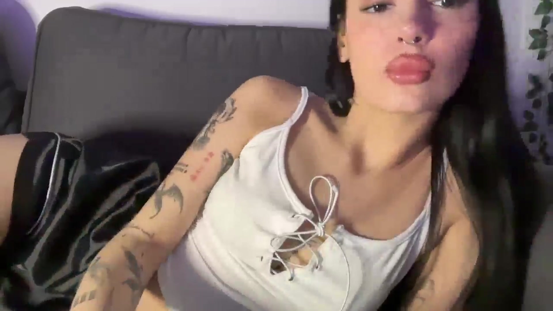 Gallery image thumbnail from mayflowwer's myfreecams stream on, 09/12/2024, 01:43 image 20 of 20